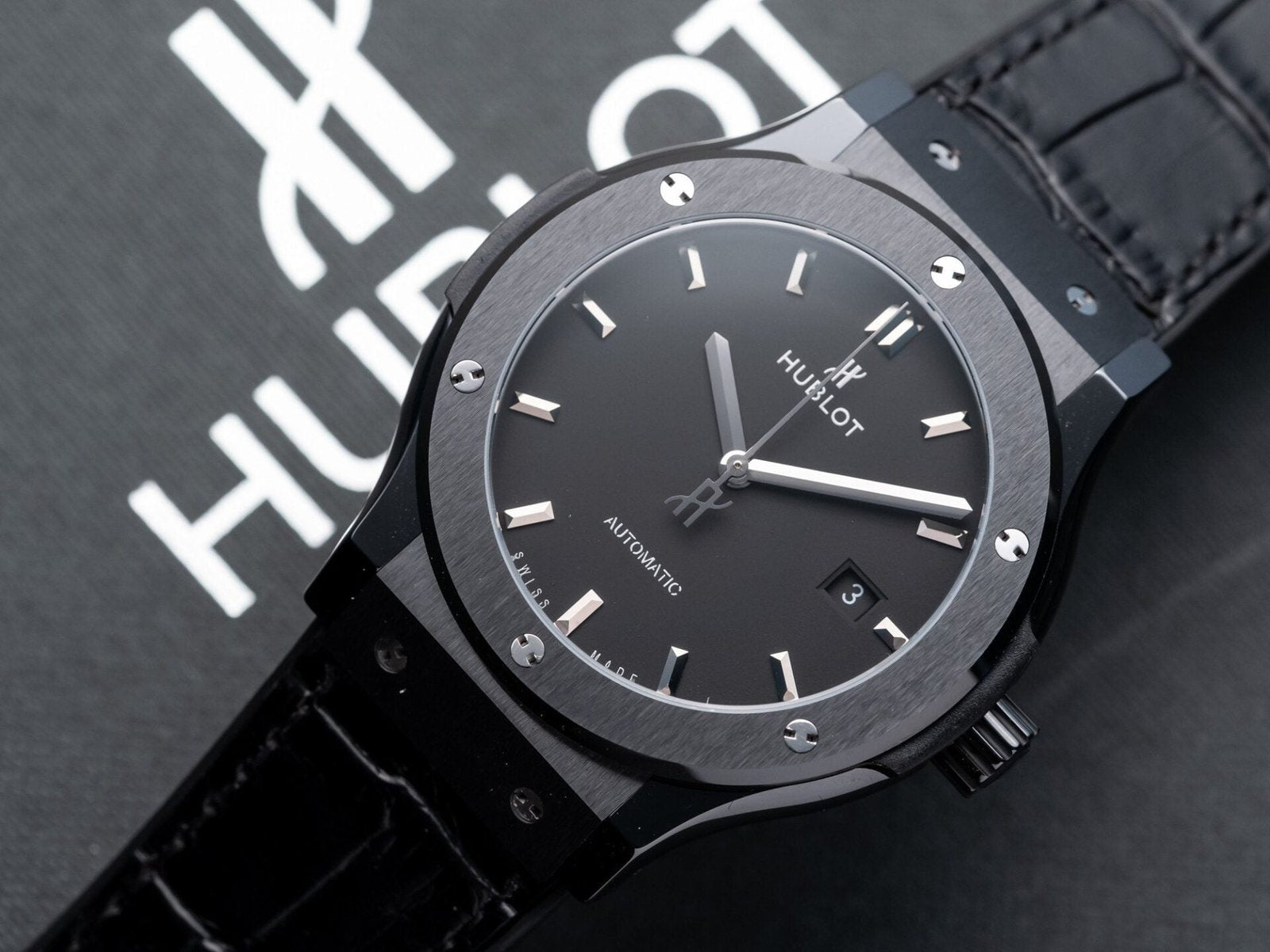 Hublot Classic Fusion  Watch Ceramic Carbon Dial Leather Strap 42mm