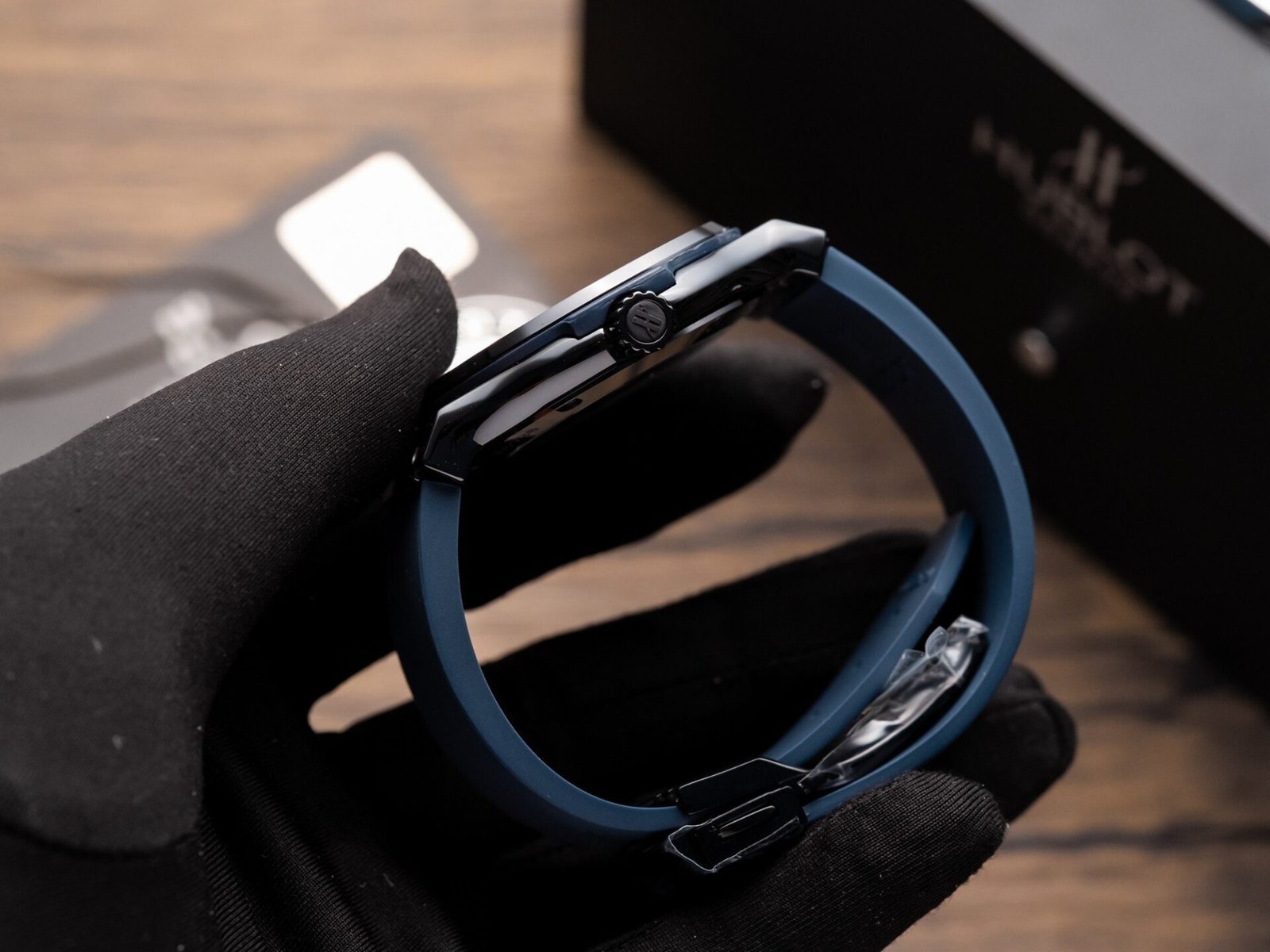 Hublot Classic Fusion Ceramic Blue Dial Rubber Strap 42mm