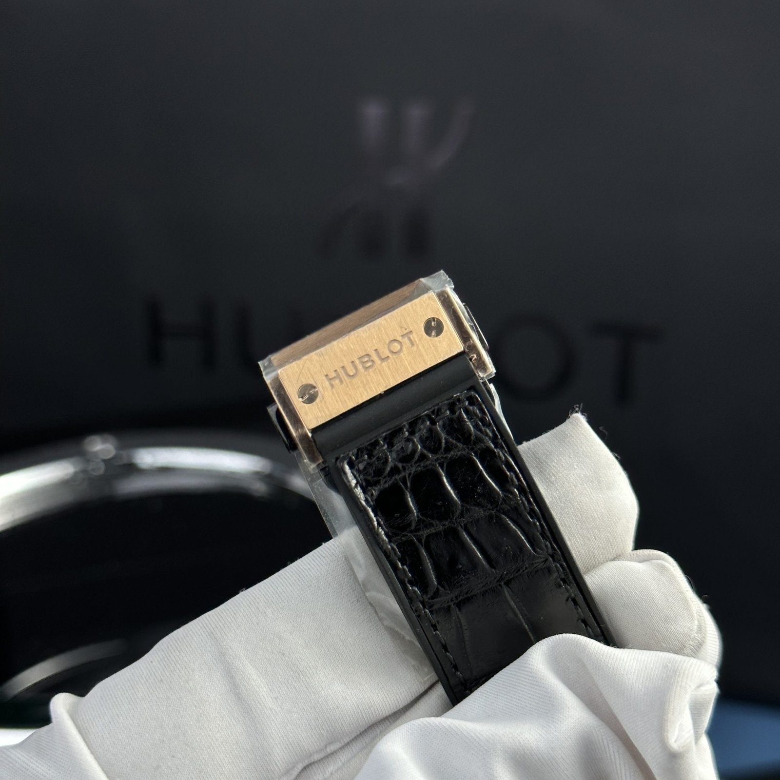 Hublot Watch Classic Fusion Ceramic Demi Gold Dial Carbon 42mm