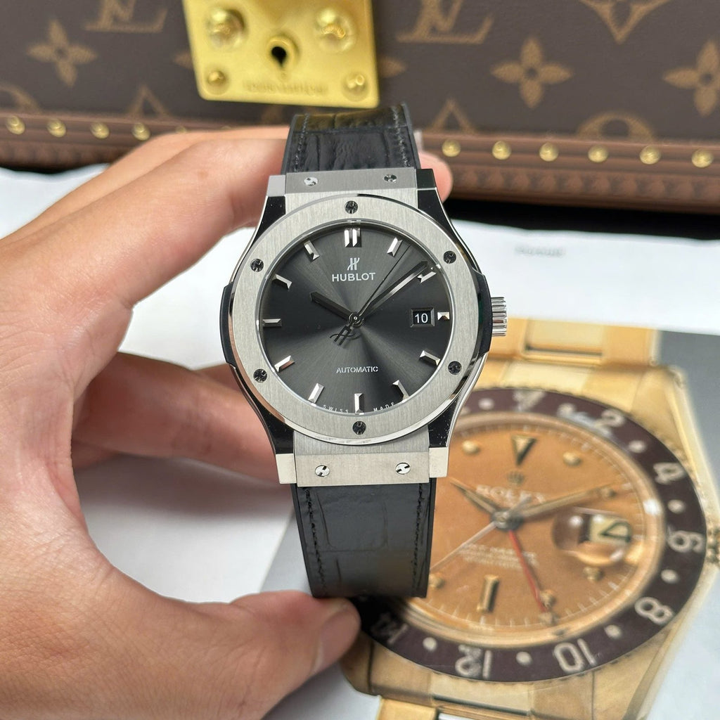 Hublot Classic Fusion Gray Watch Weight 84 Grams Super Light  42mm