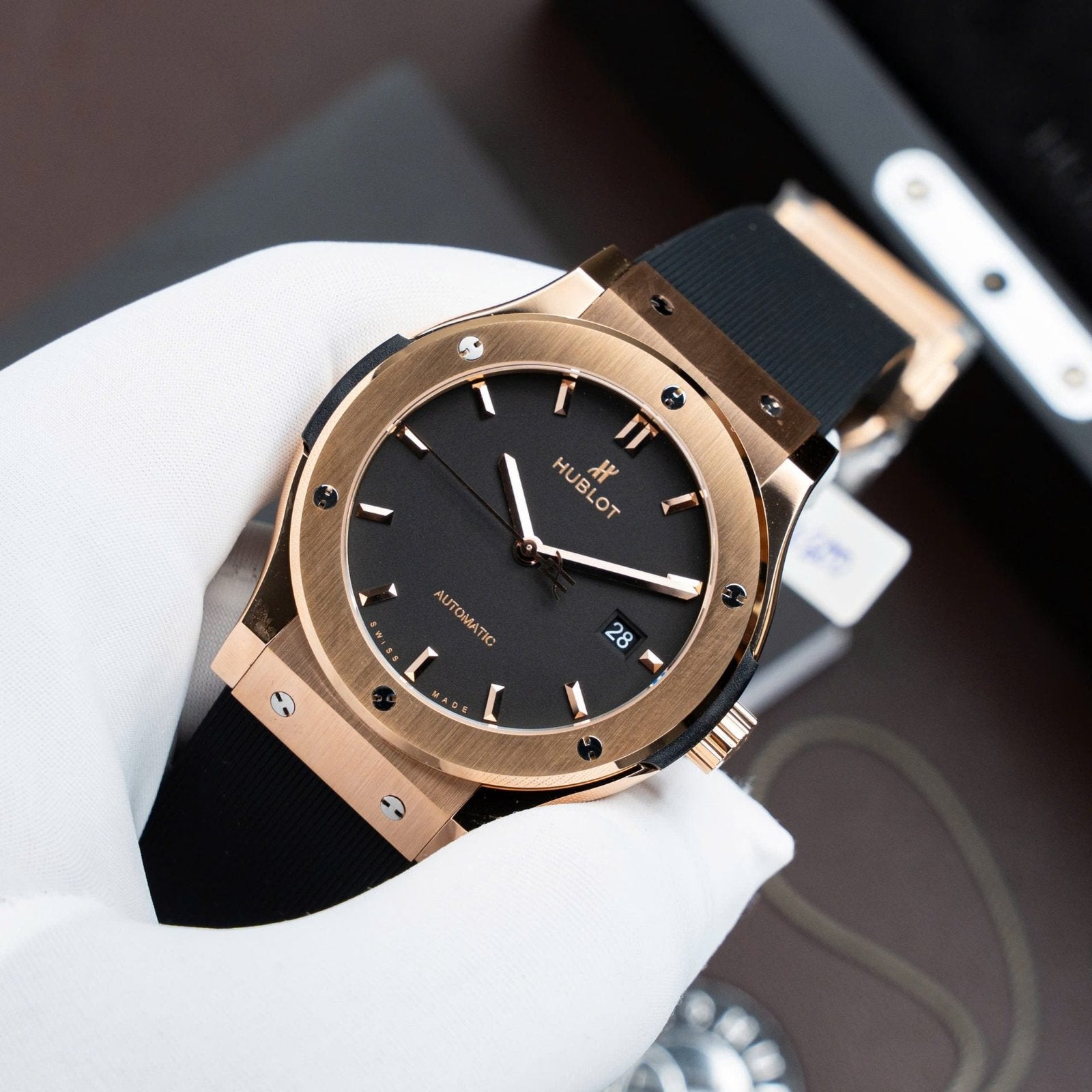 Hublot Classic Fusion King Gold Black Dial Watch Movement SW300 Rubber Strap 42mm