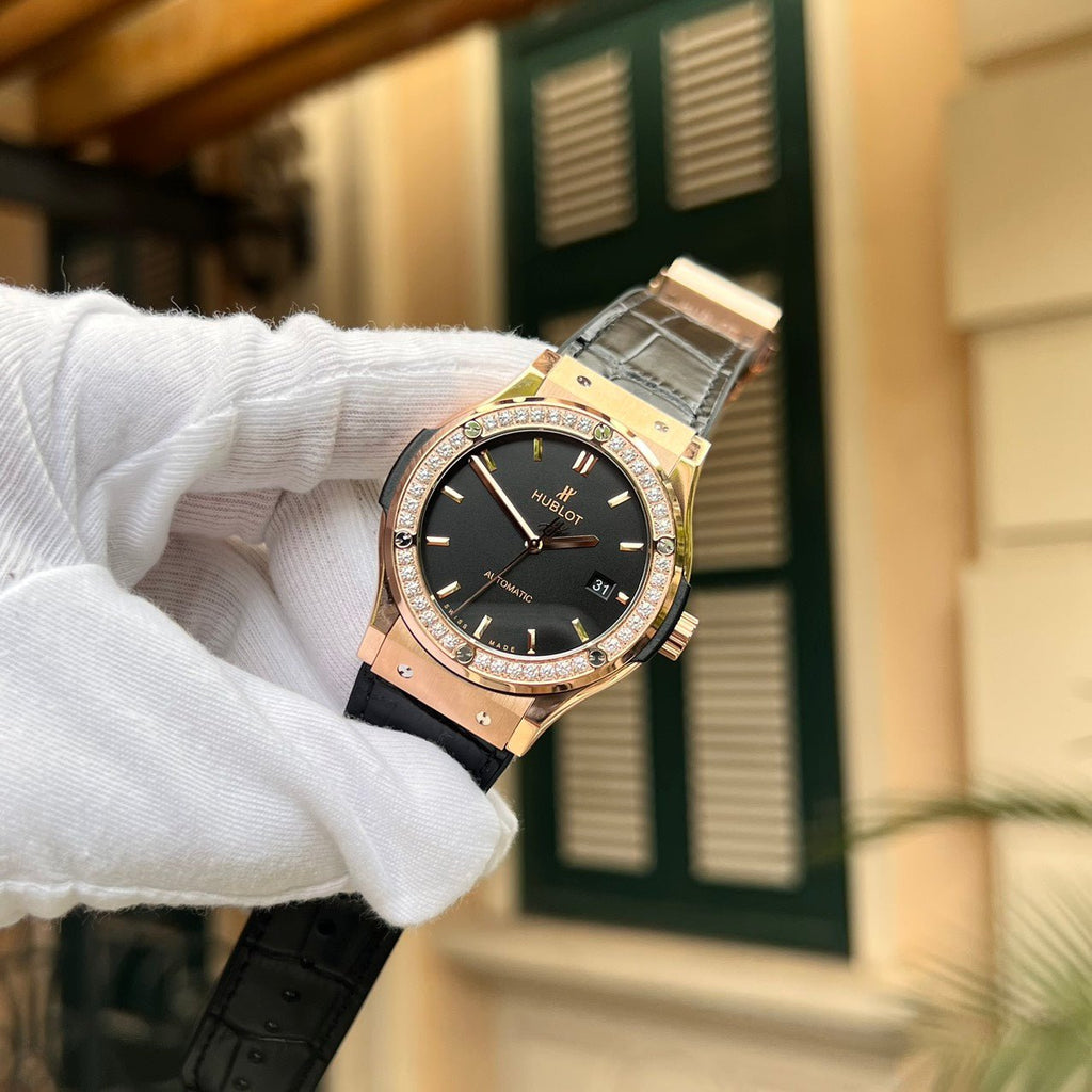 Hublot Classic Fusion King Gold Watch Diamond Bezel 42mm
