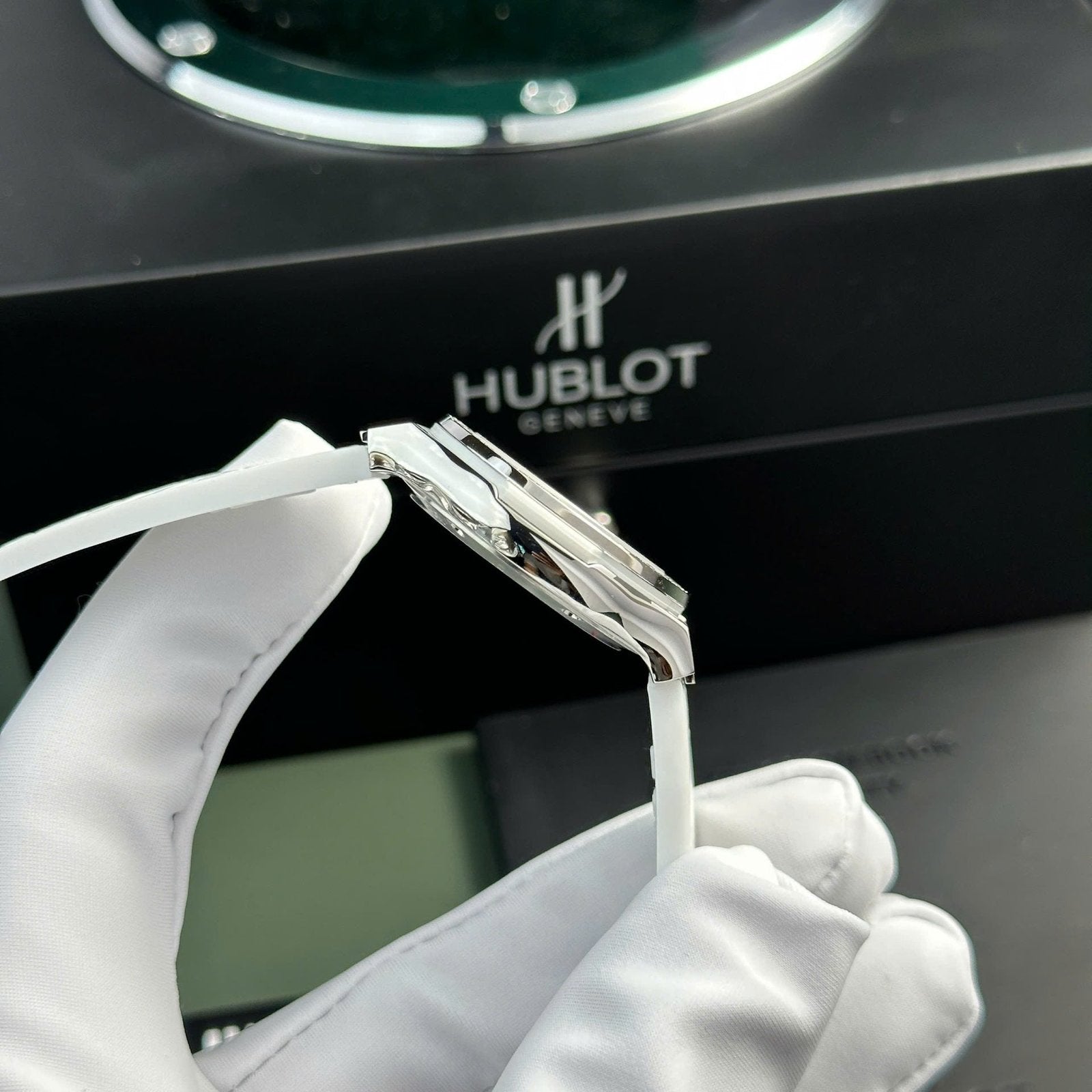 Hublot Classic Fusion 11 Watch White Women 33mm