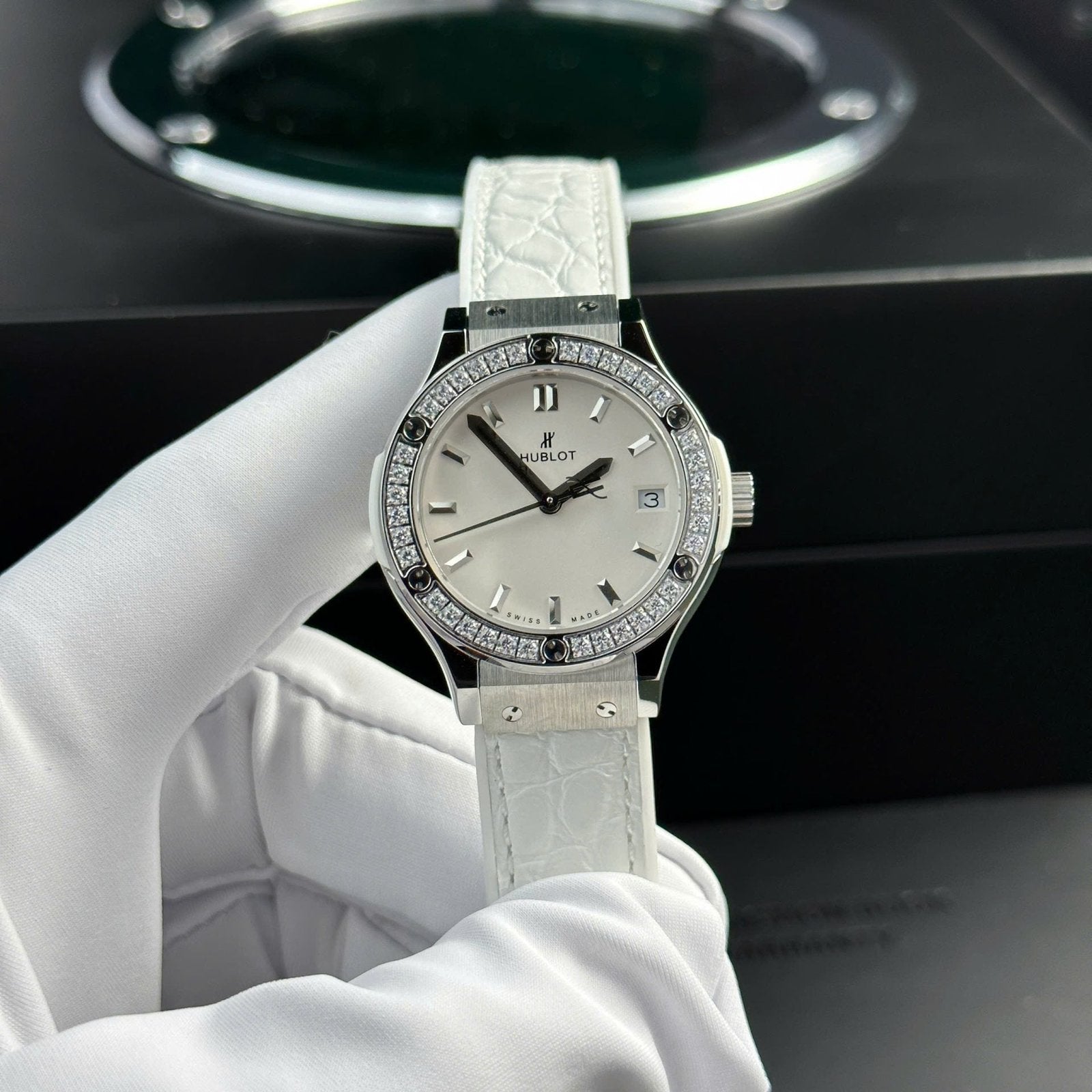 Hublot Classic Fusion 11 Watch White Women 33mm