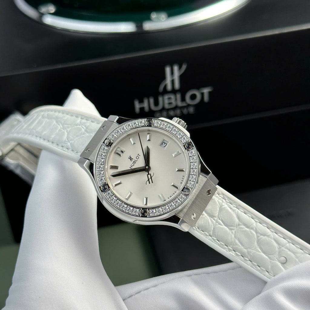 Hublot Classic Fusion 11 Watch White Women 33mm