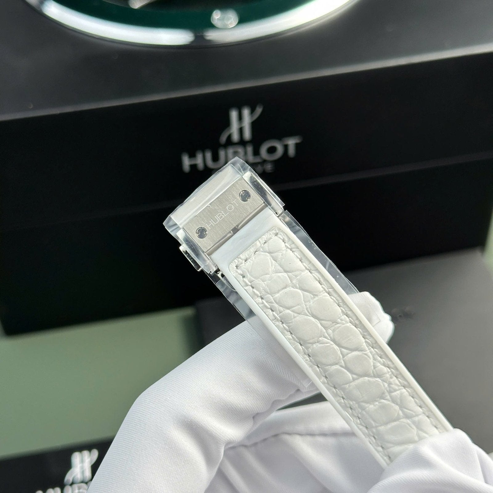Hublot Classic Fusion 11 Watch White Women 33mm