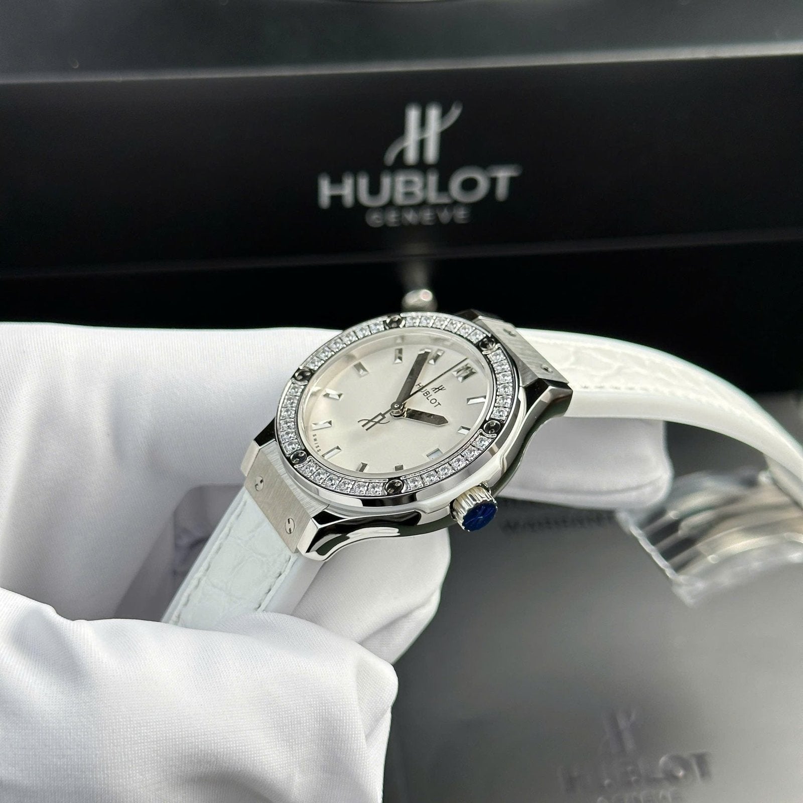 Hublot Classic Fusion 11 Watch White Women 33mm