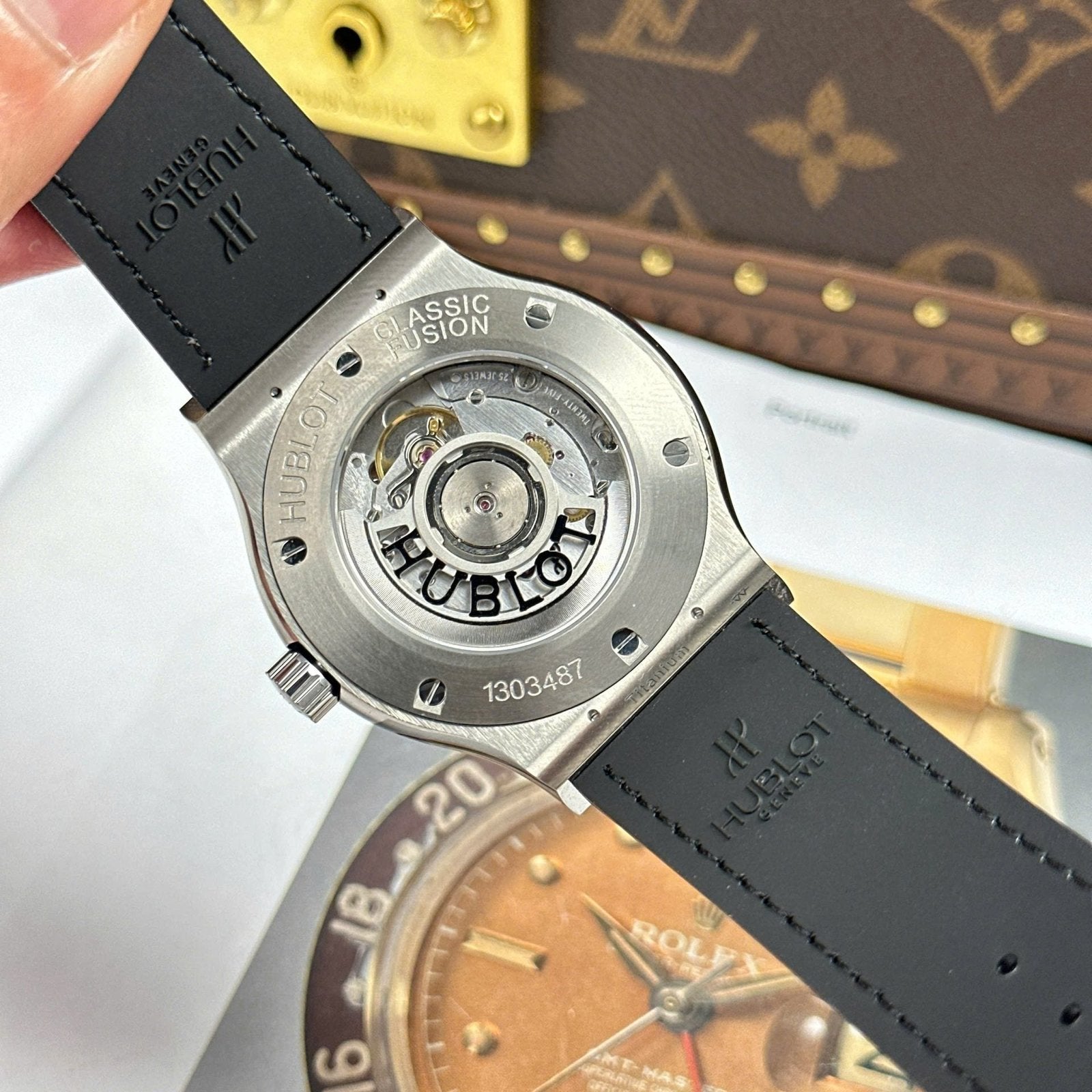 Hublot Classic Fusion Black Watch Weight 84 Grams Super Light  42mm