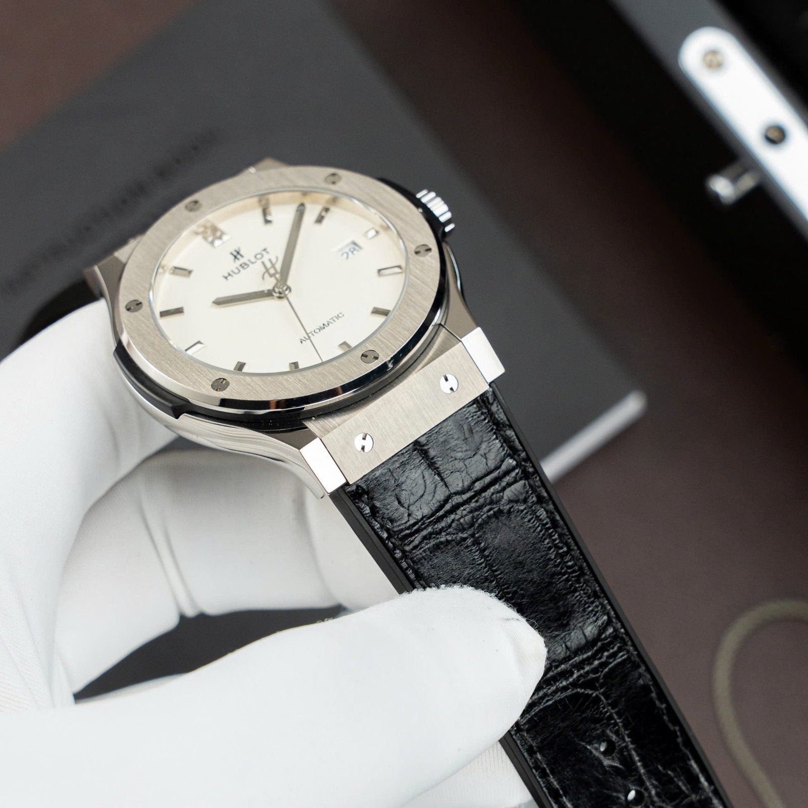 Hublot Classic Fusion Titanium White Dial Watche Movement SW300 Weight 84 Gram 42mm