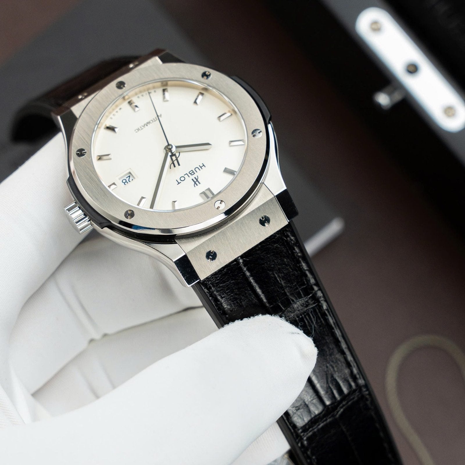 Hublot Classic Fusion Titanium White Dial Watche Movement SW300 Weight 84 Gram 42mm