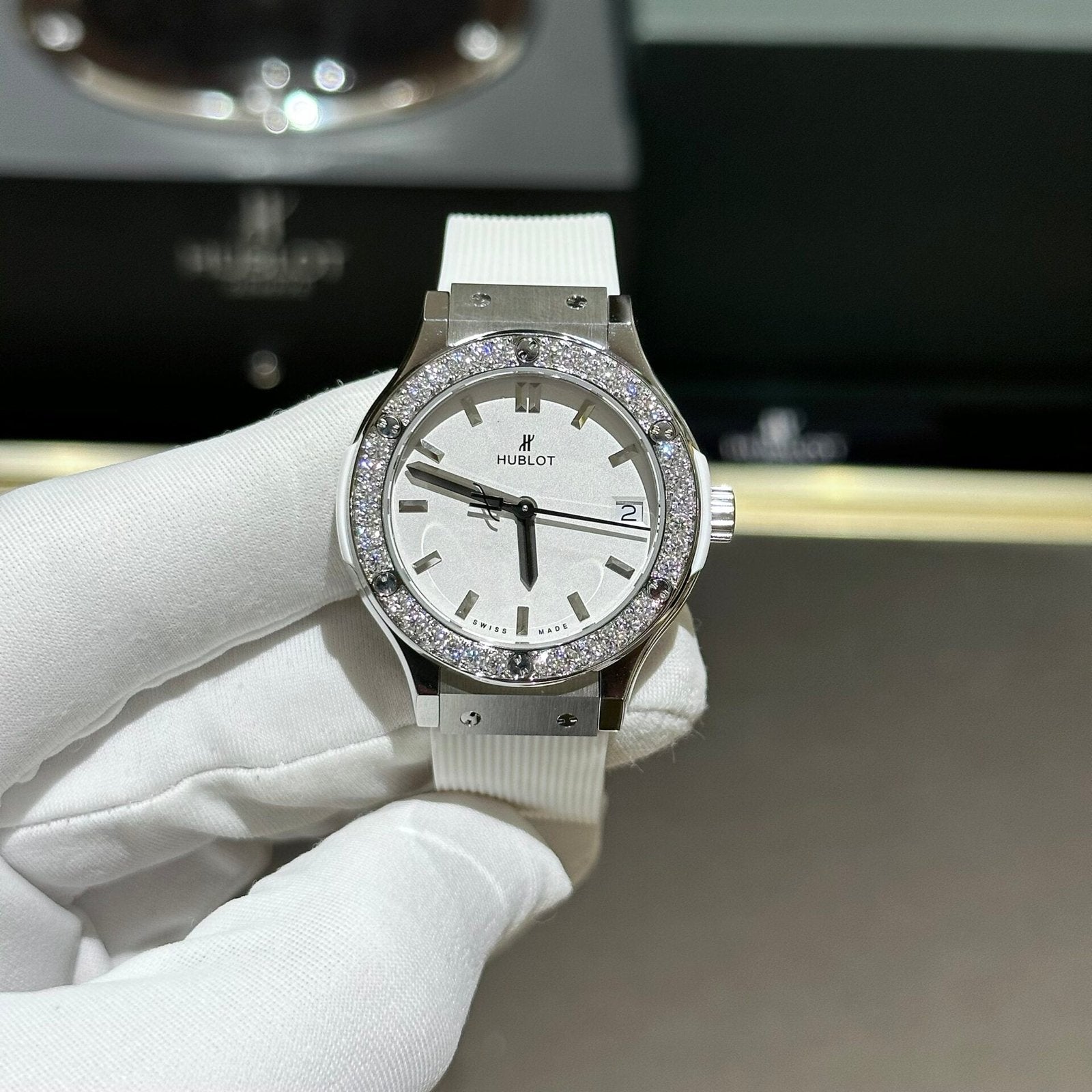 Hublot Classic Fusion Women Watch White Moissanite Diamond 33mm