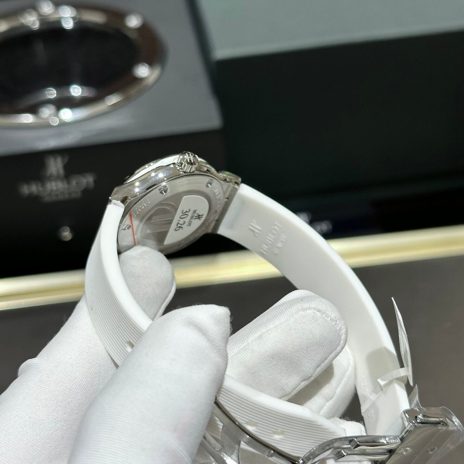 Hublot Classic Fusion Women Watch White Moissanite Diamond 33mm