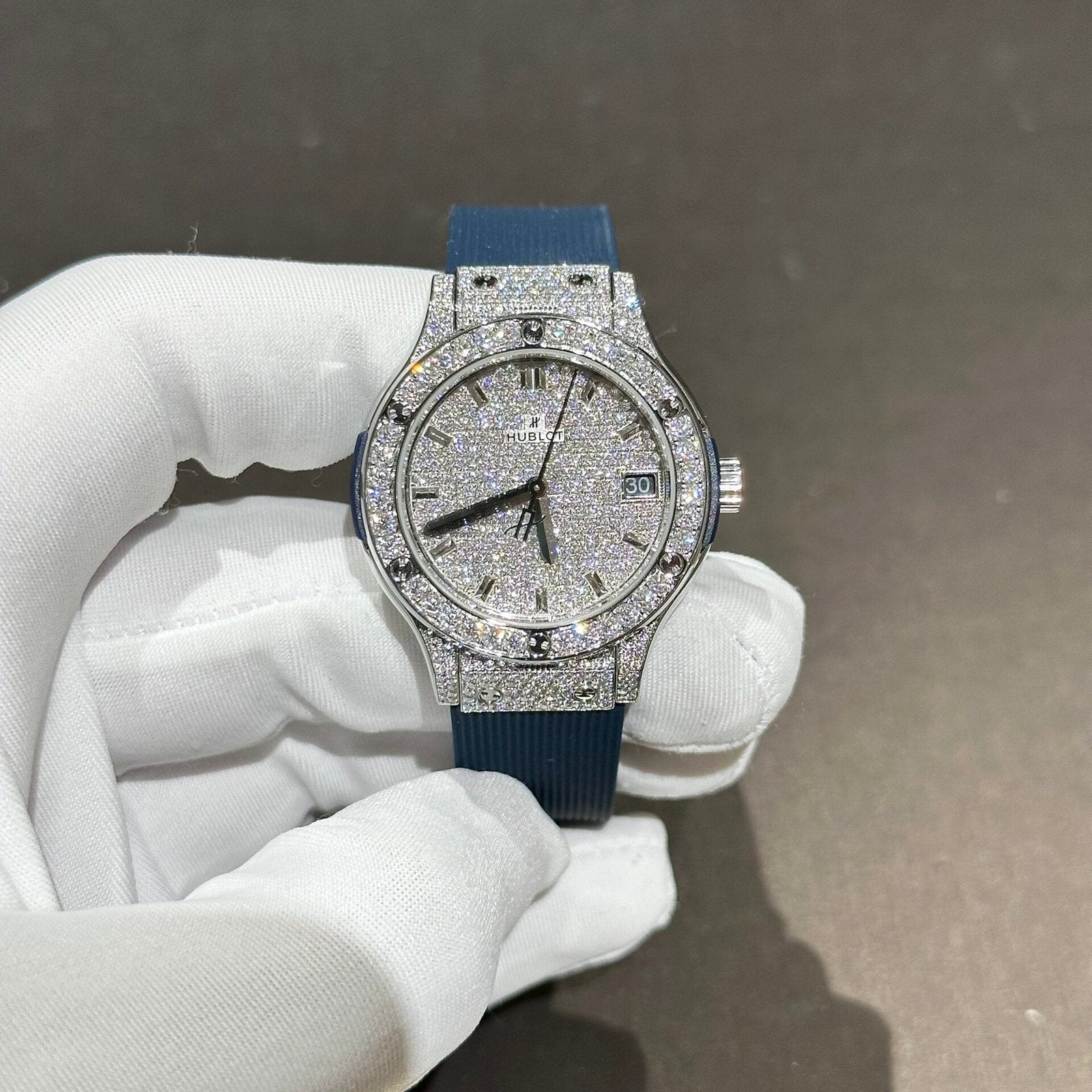 Hublot Classic Fusion Watch Blue Rubber Strap Moissanite Diamond 33mm
