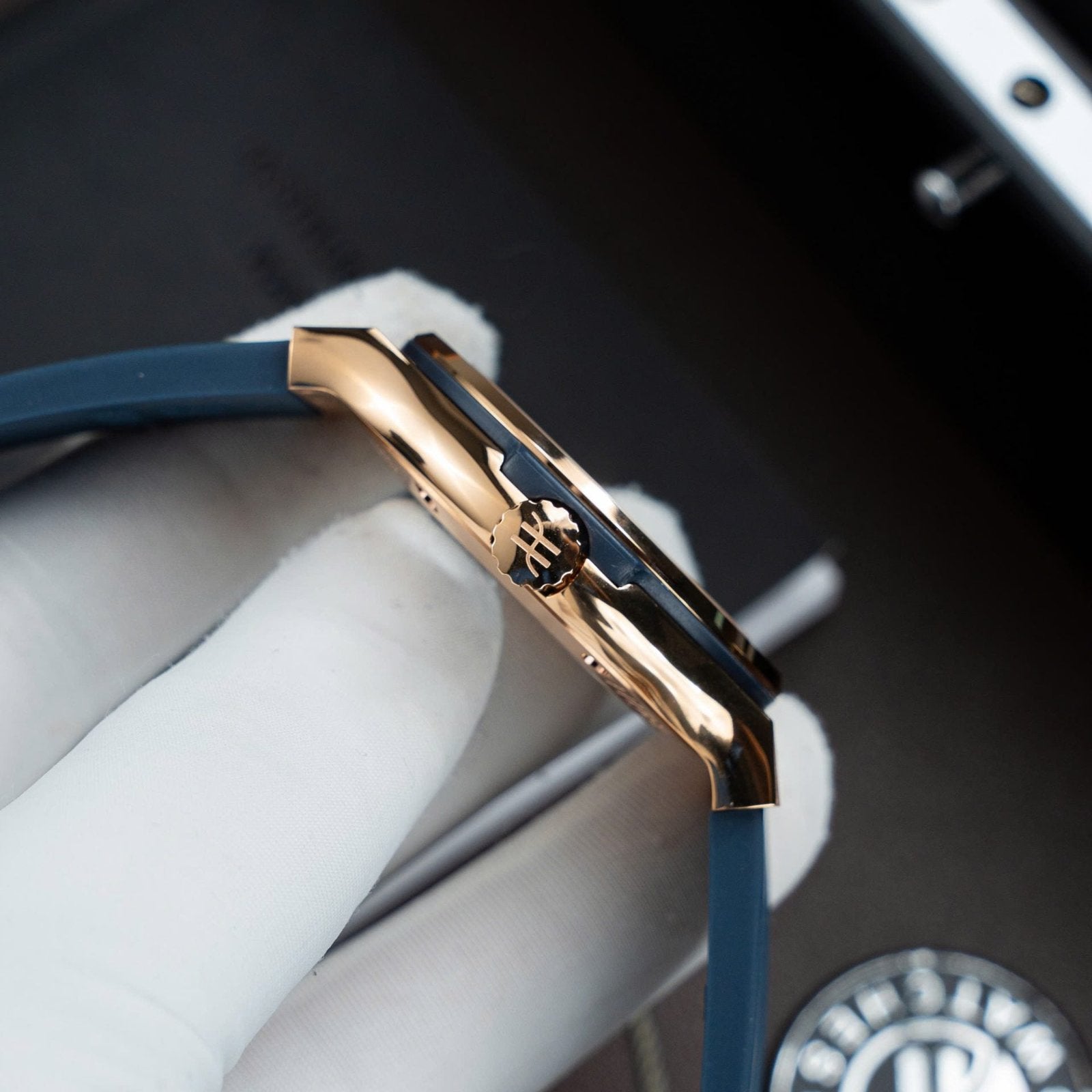 Hublot  Watch Classic Fusion King Gold Dial Blue Movement SW300 Rubber Strap 42mm