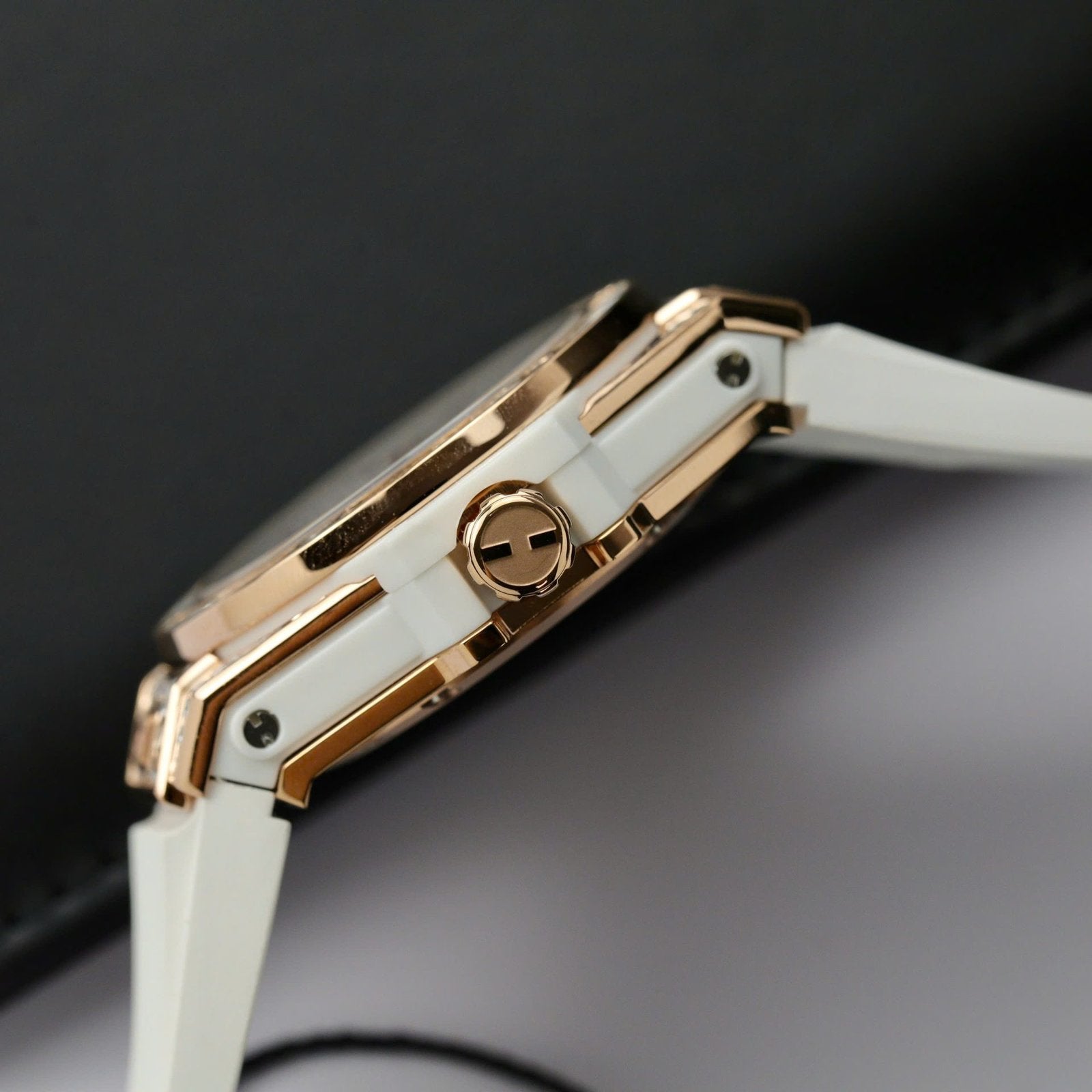 Hublot  Watch Big Bang One Click King Gold Black Dial Rubber Strap 39mm