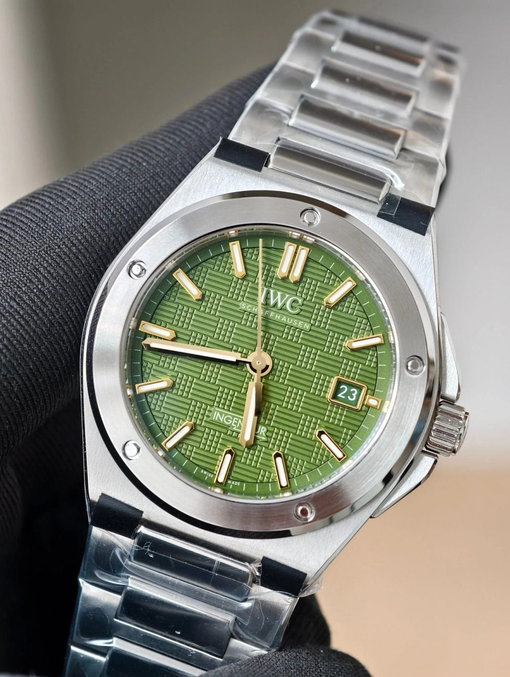 IWC Ingenieur Watch Green Dial Automatic Movement 40mm