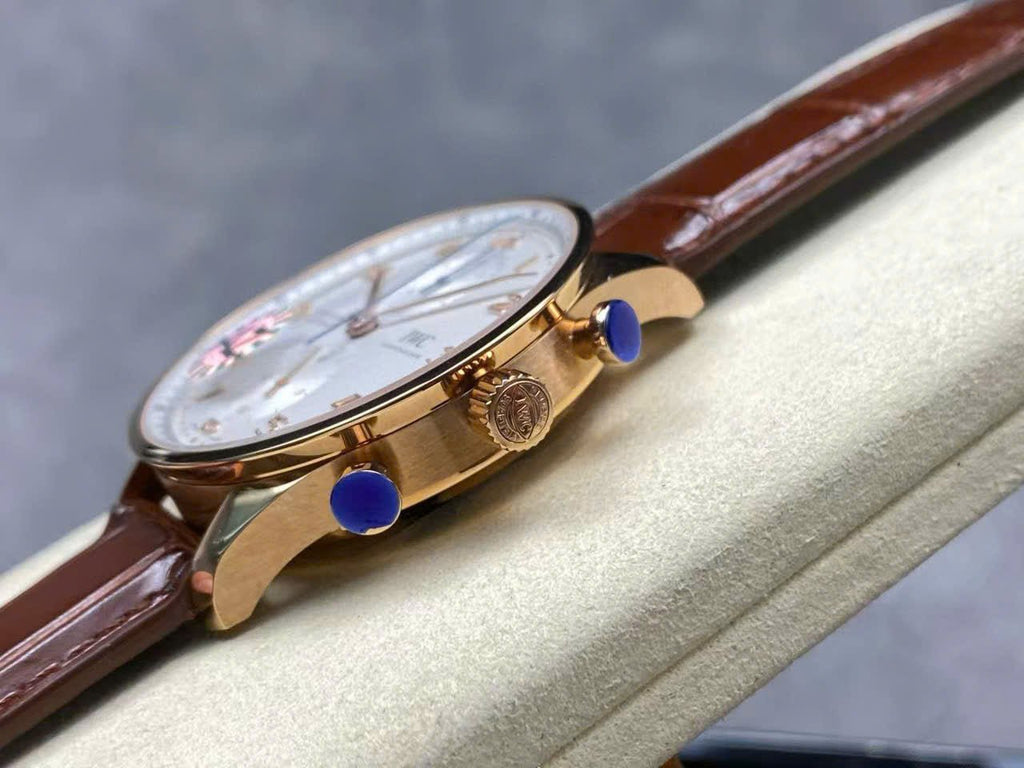 IWC Schaffhausen Watch White Dial Leather Strap 41mm