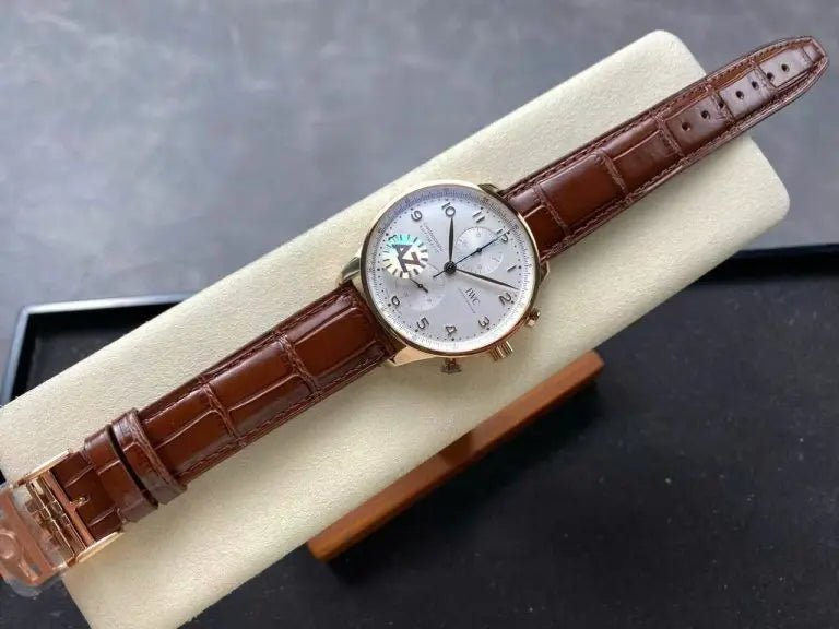 IWC Schaffhausen Watch White Dial Leather Strap 41mm