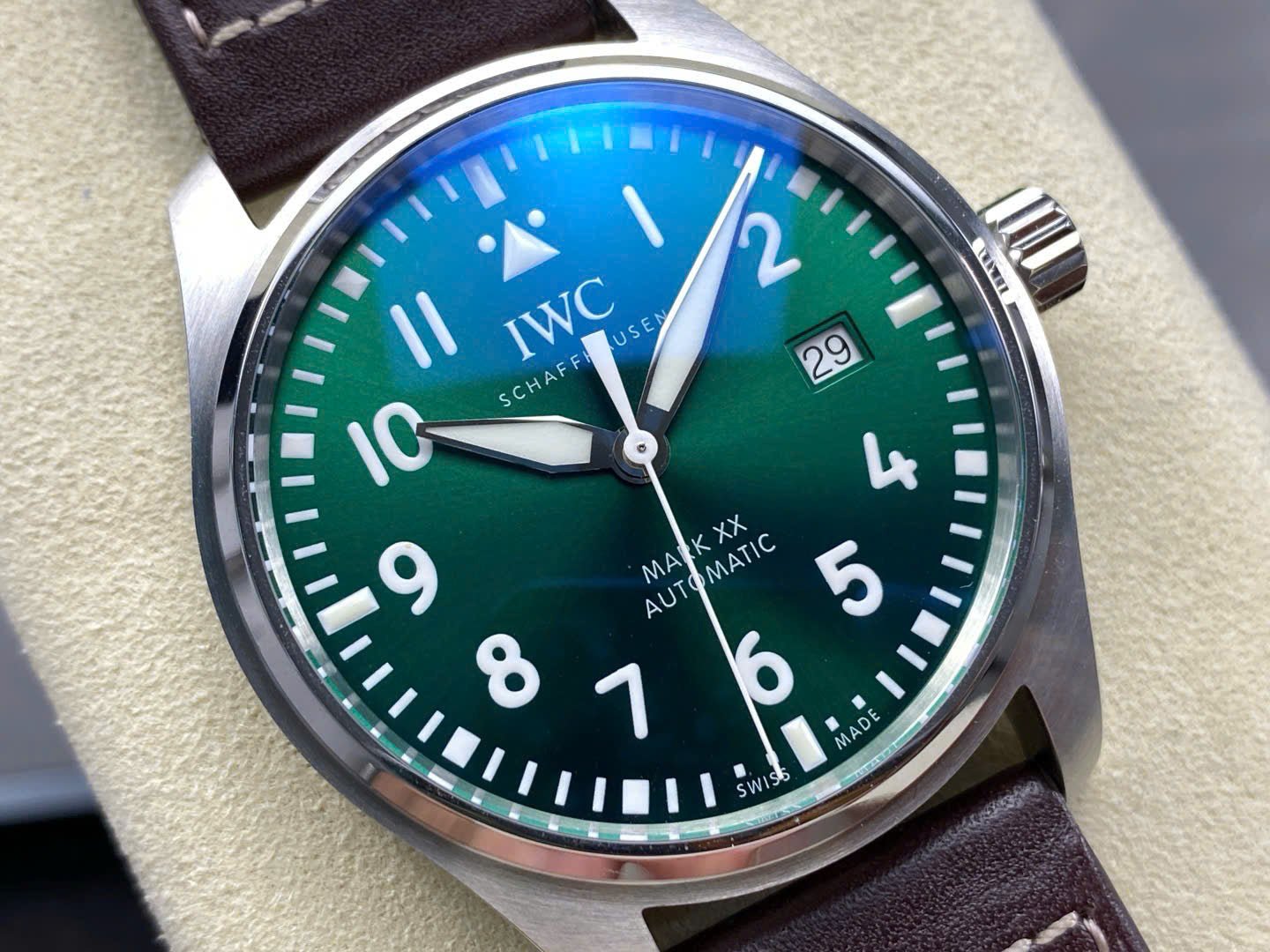 IWC Schaffhausen Pilot’s Mark XX Green Dial Watch 40mm