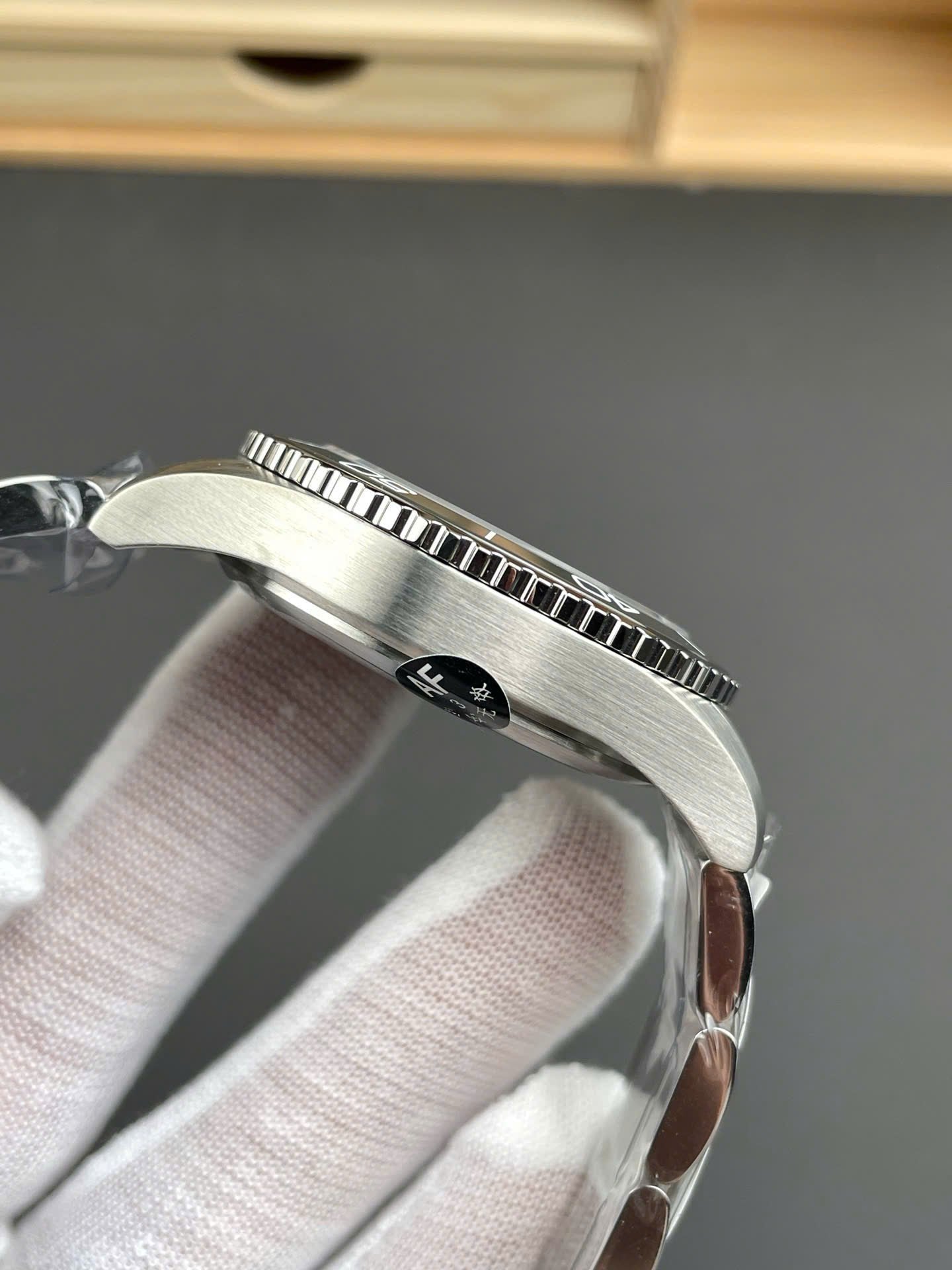 Longines Watch HydroConquest Gray Dial Automatic Swiss Movement 43mm