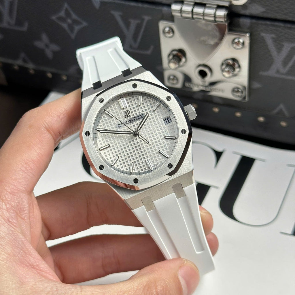 Audemars Piguet Royal Oak 15500 Watch White Dial 41mm