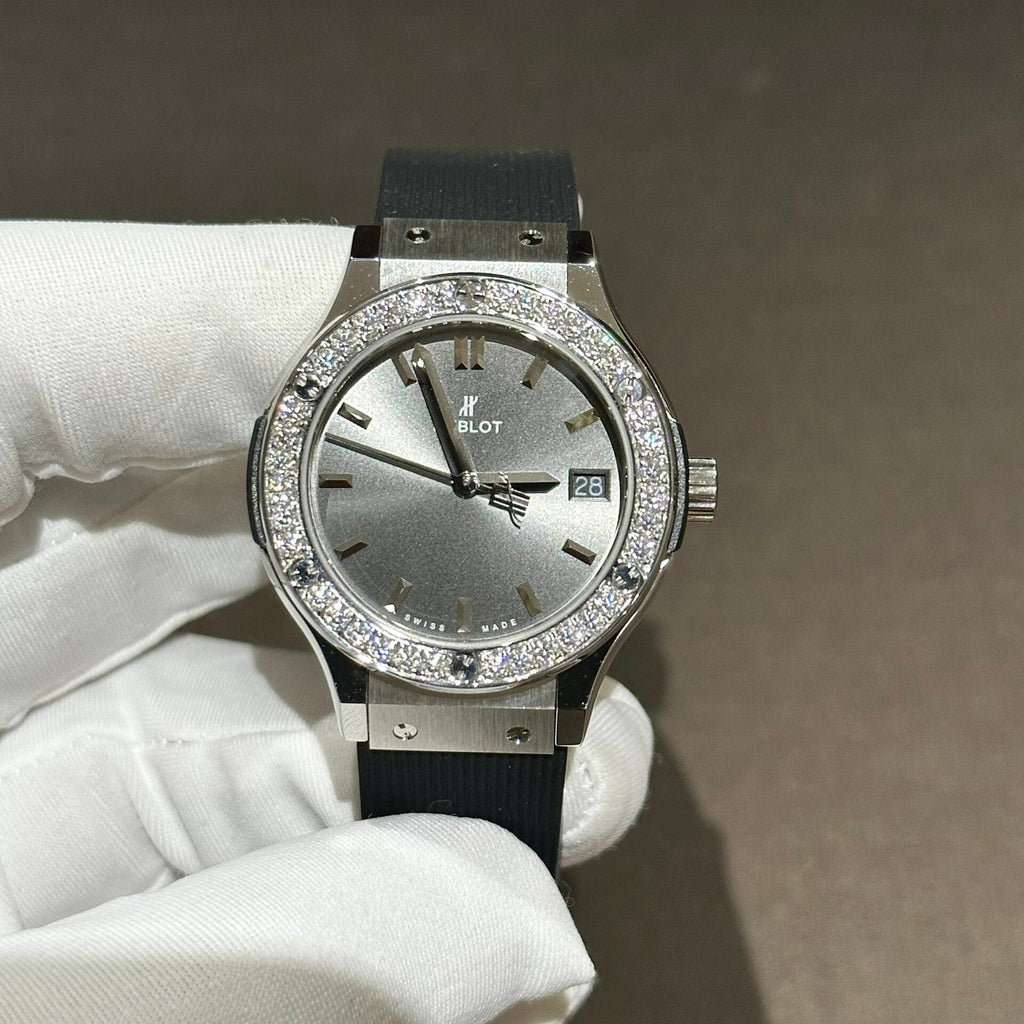 Hublot Watch With Moissanite Diamonds Rubber Strap 33mm