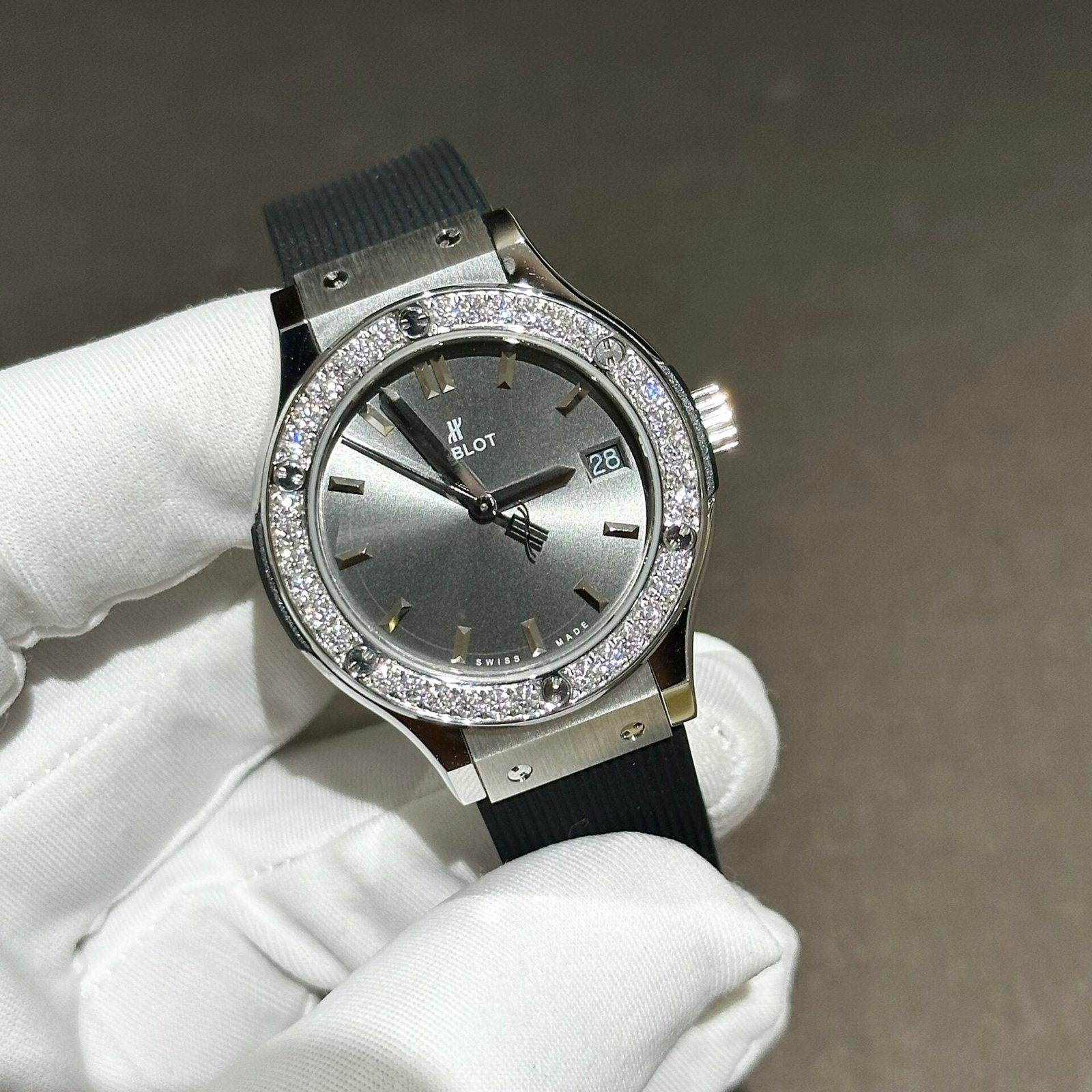 Hublot Watch With Moissanite Diamonds Rubber Strap 33mm