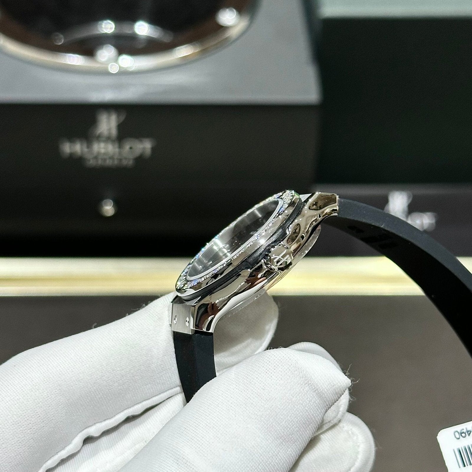 Hublot Classic Fusion Watch With Moissanite Diamond Rubber Strap 33mm