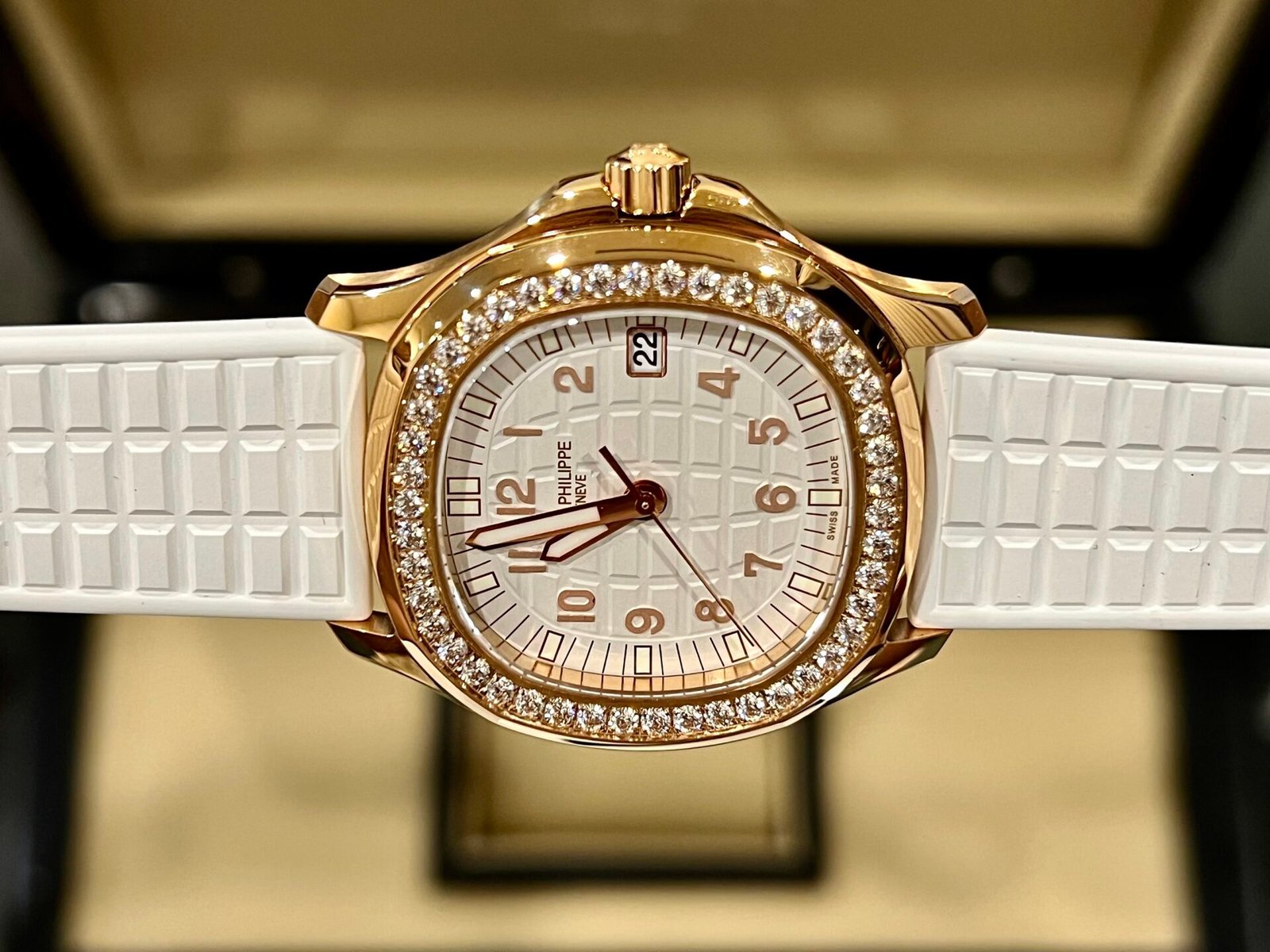 Patek Philippe Aquanaut 5067A Watch White With Stone Bezel 35.6mm
