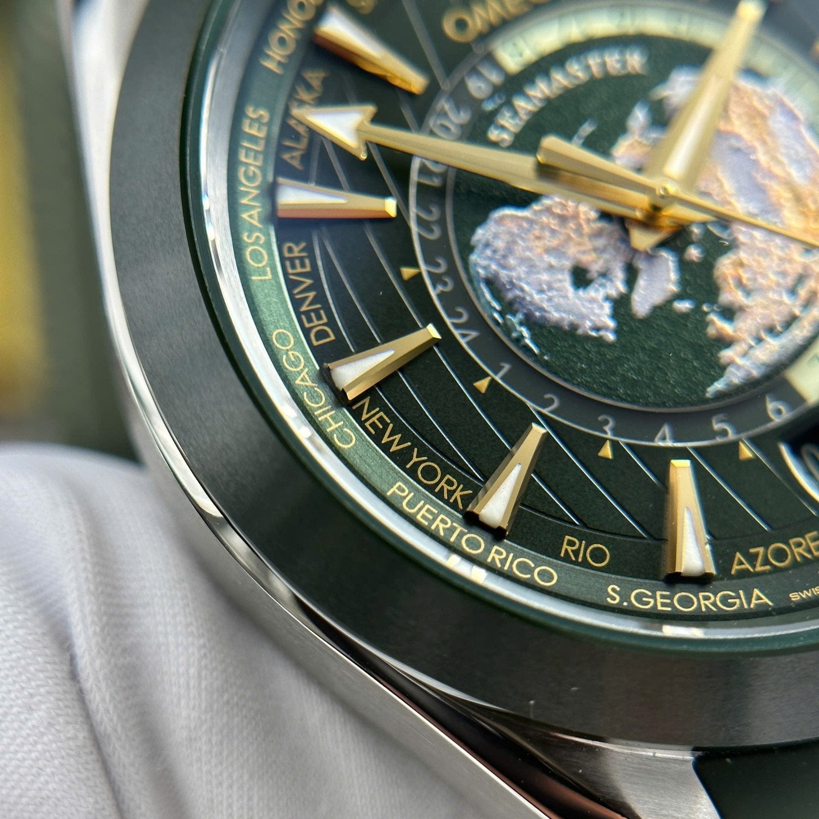 Omega Aqua Terra Worldtimer Watch Green Dial Rubber Strap 43mm