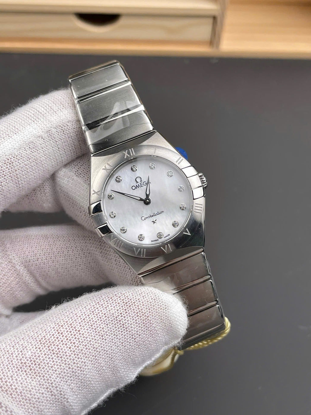 Omega Constellation Watch MOP Dial Automatic Movement 28mm