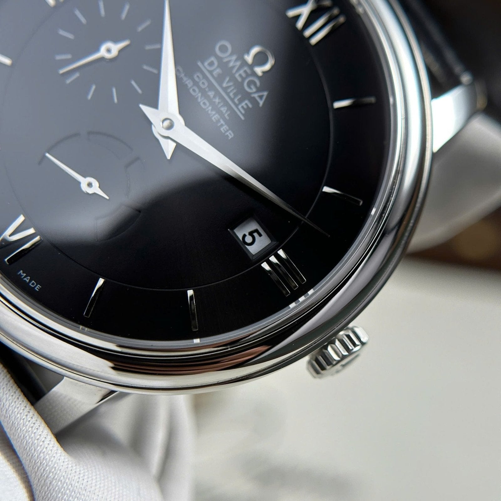 Omega Watch De Ville Prestige Power Reserve Black Dial 39.5mm