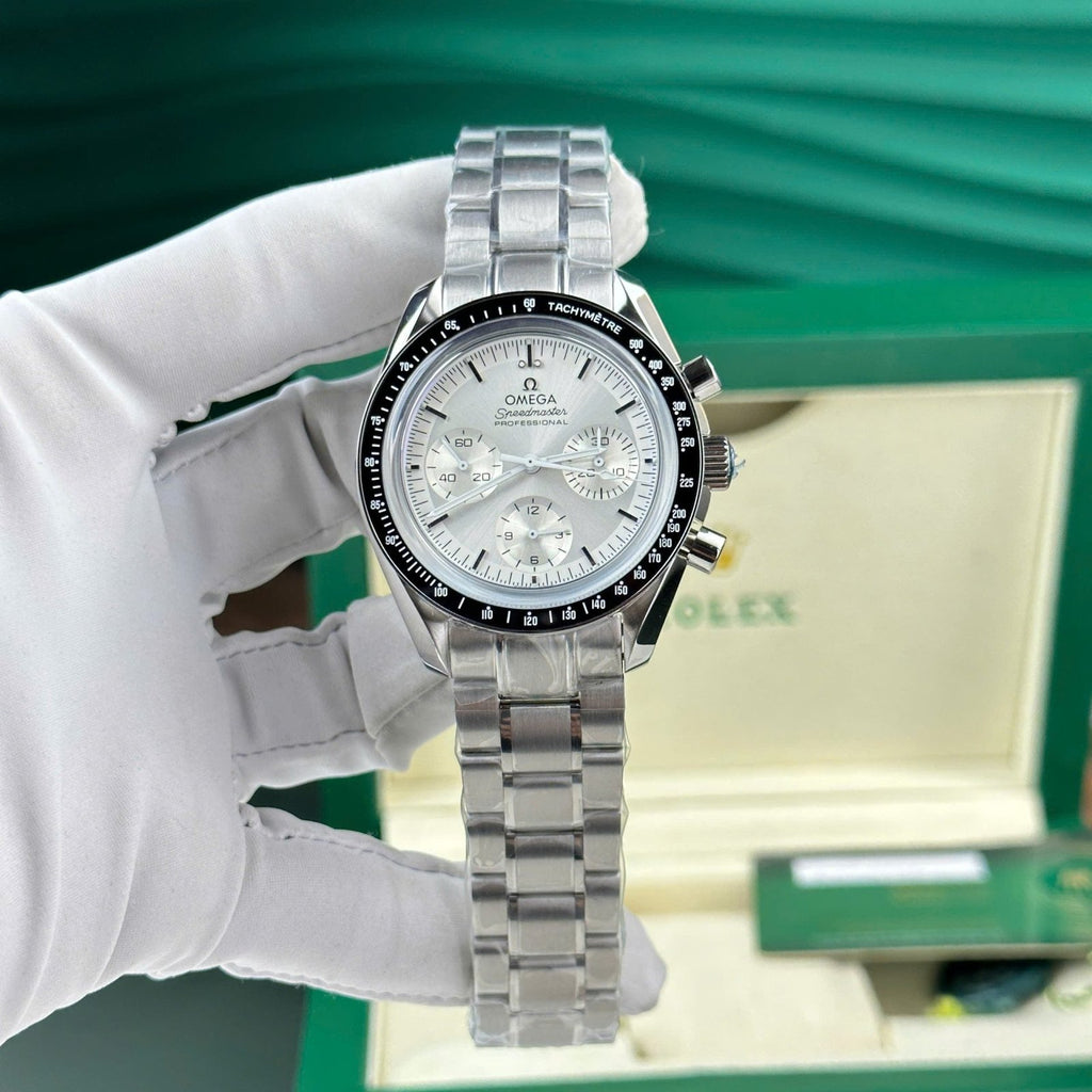 Omega Speedmaster Moonwatch Chronograph Watch Silver Dial Ceramic Bezel 42mm