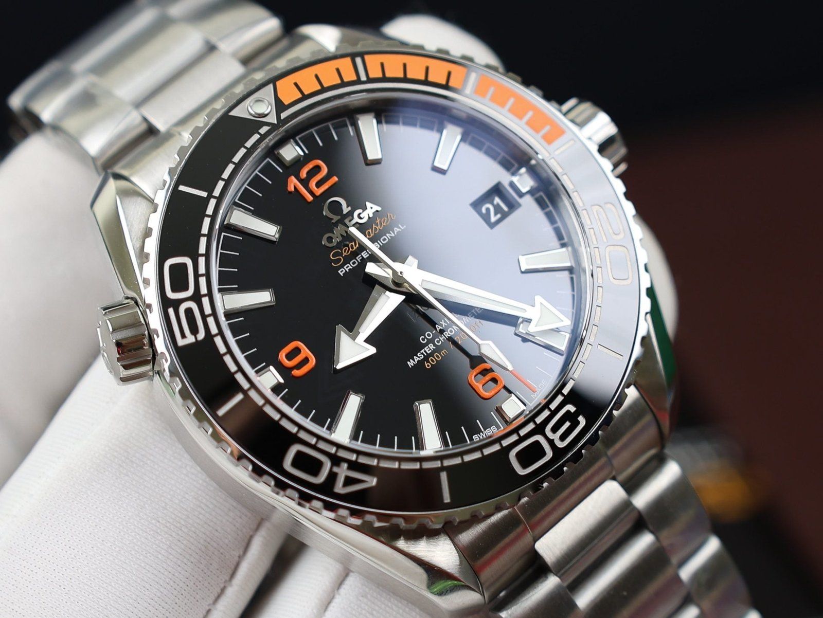 Omega Watch Planet Ocean Metal Strap Dial Black 43.5mm