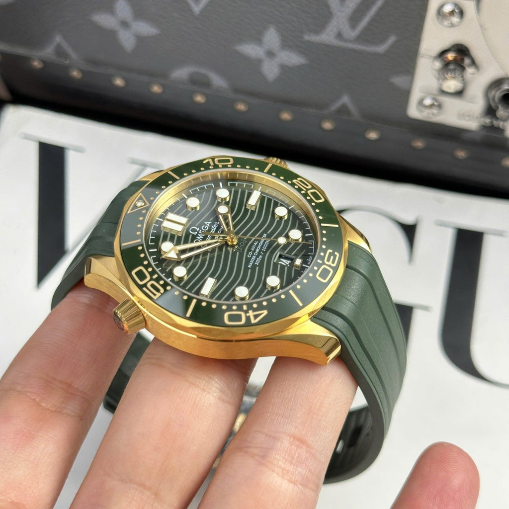 Omega Seamaster Diver 300M Watch Dial Green 42mm