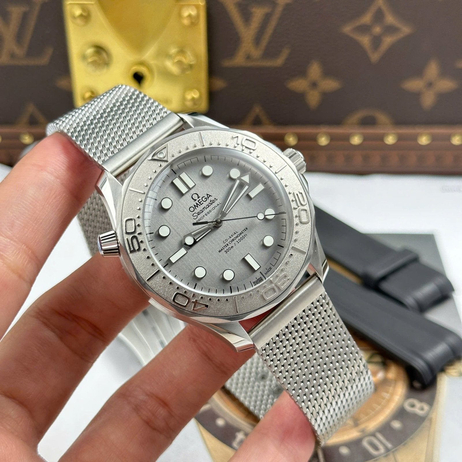 Omega Seamaster Diver 300m Watch Gray Dial 42mm