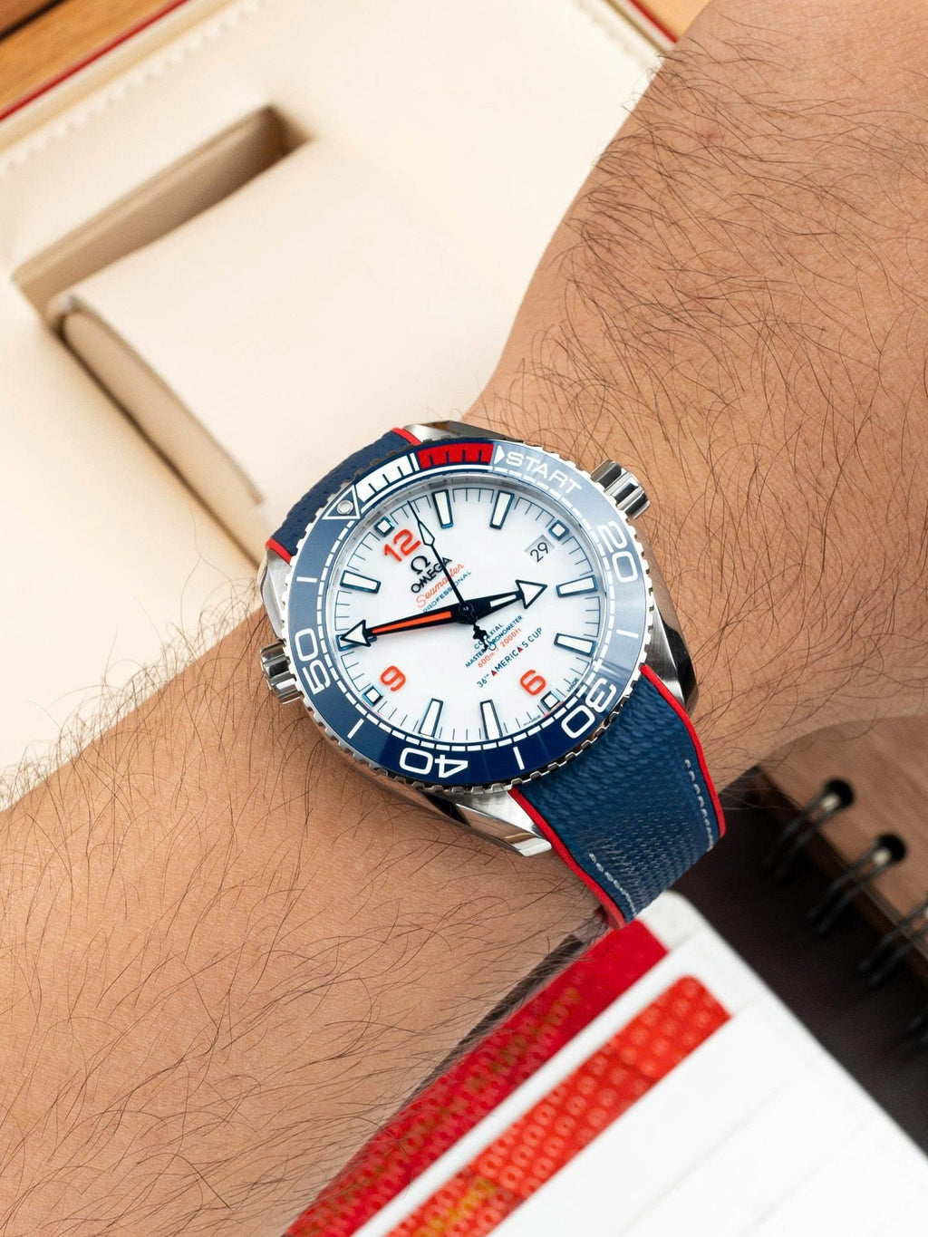 Omega Seamaster Planet Ocean 600M Watch White Dial Rubber Strap 43,5mm