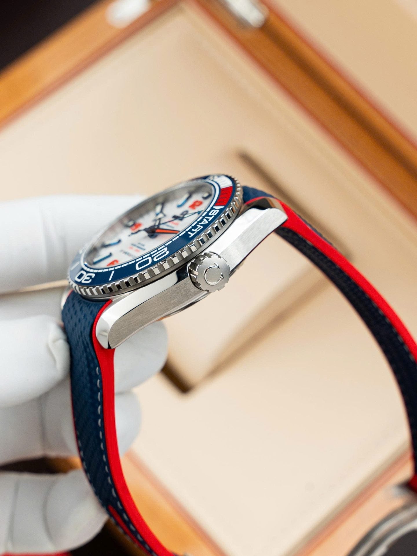 Omega Seamaster Planet Ocean 600M Watch White Dial Rubber Strap 43,5mm