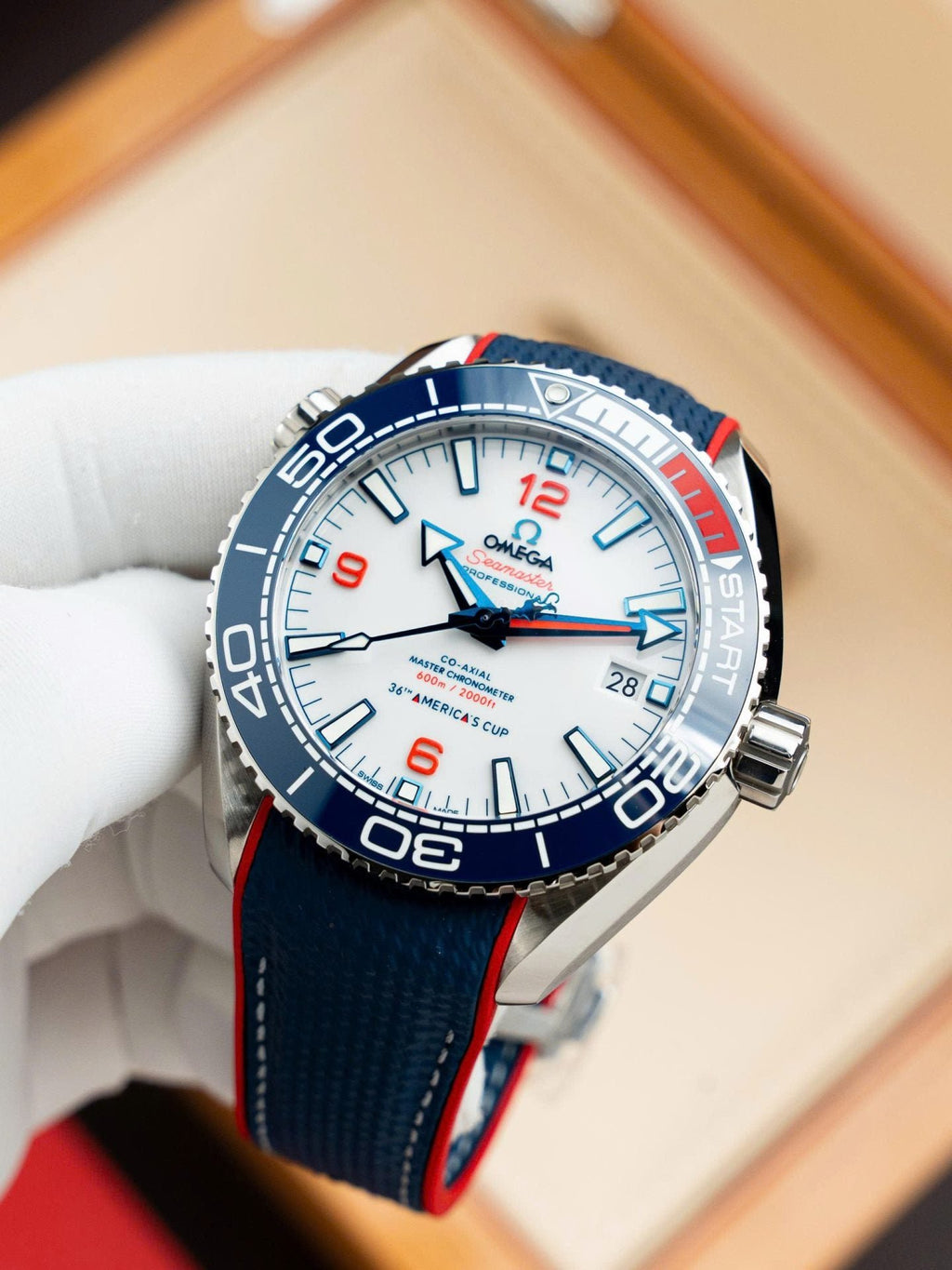 Omega Seamaster Planet Ocean 600M Watch White Dial Rubber Strap 43,5mm