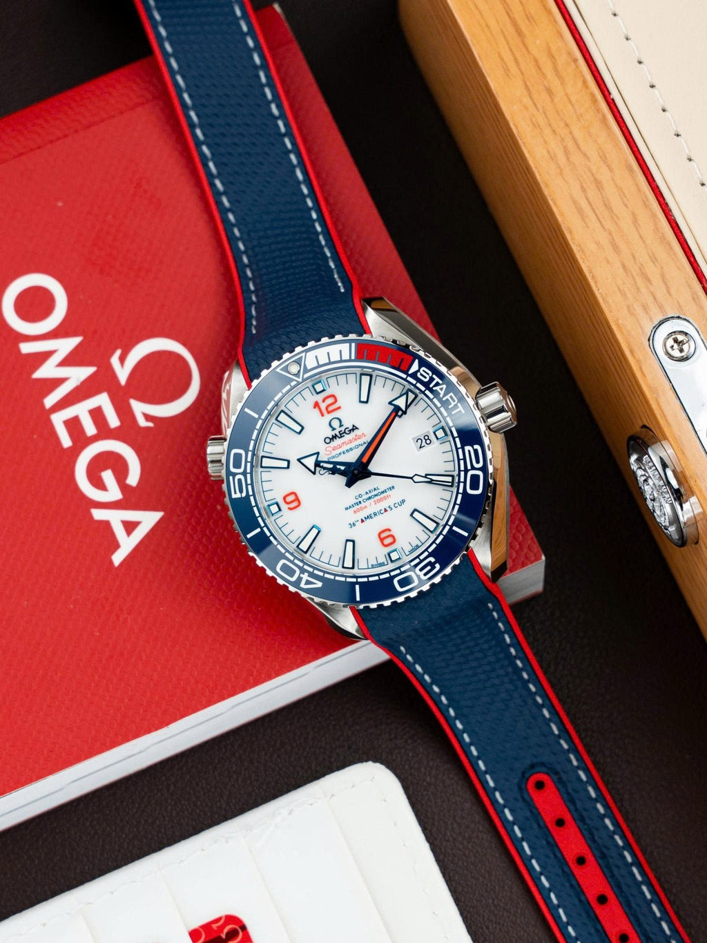 Omega Seamaster Planet Ocean 600M Watch White Dial Rubber Strap 43,5mm