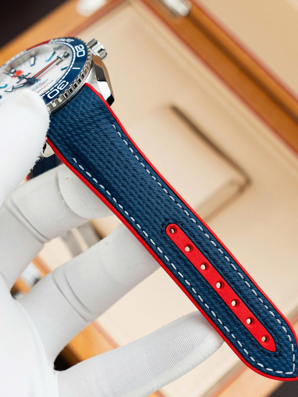 Omega Seamaster Planet Ocean 600M Watch White Dial Rubber Strap 43,5mm