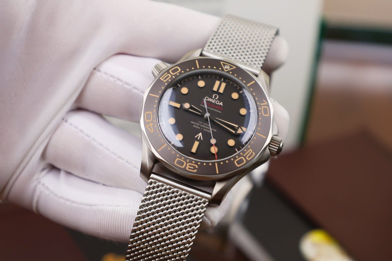 Omega Watch Seamaster Diver 300M Chronometer 007 40mm