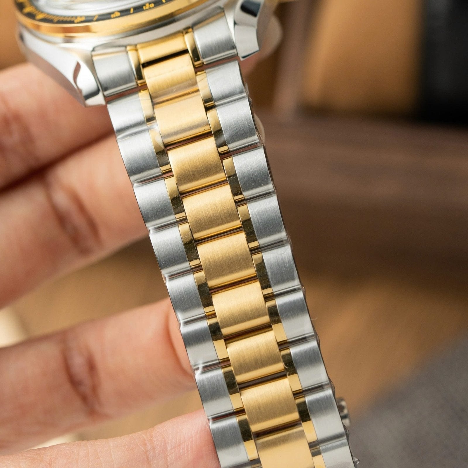 Omega SpeedMaster MoonWatch Chronogarph Demi Gold Watch 42mm