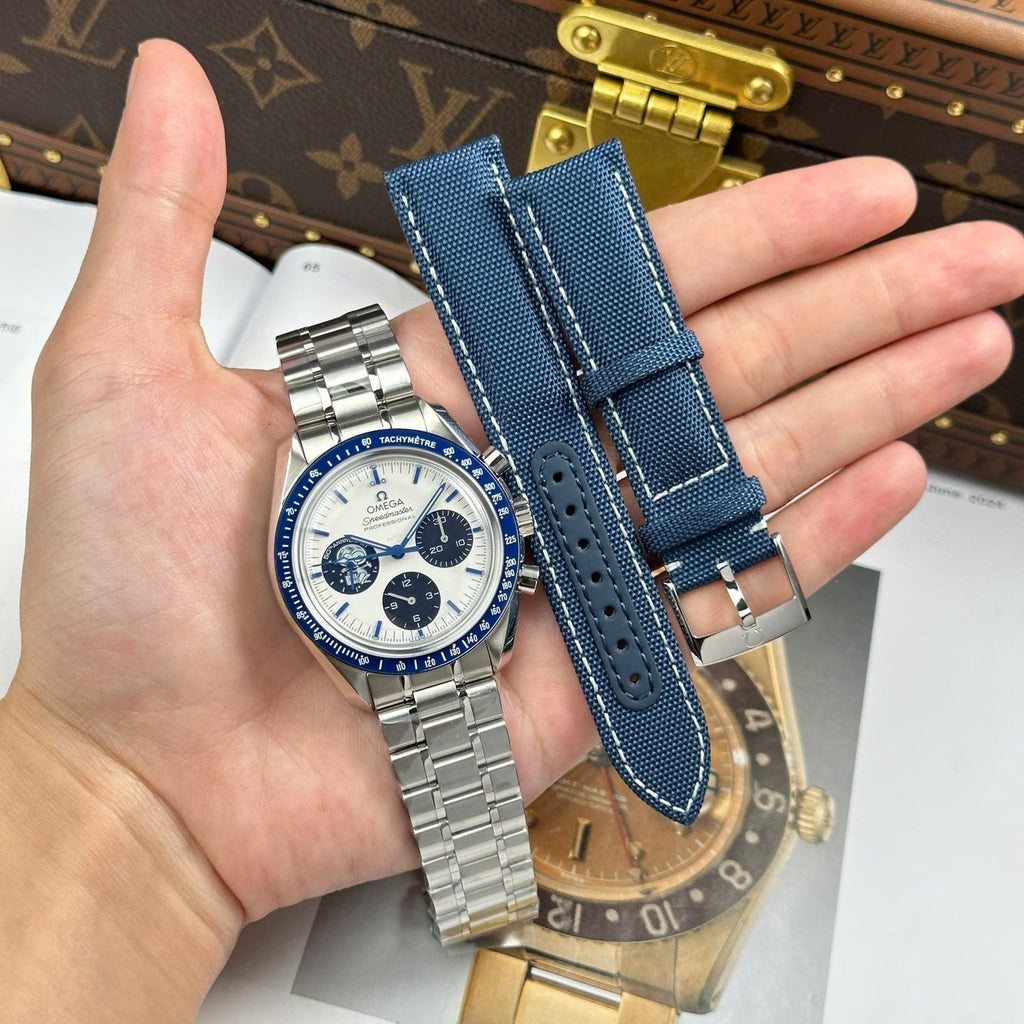 Omega Speedmaster Silver Snoopy 50th Anniversary Watch New 2025 42mm