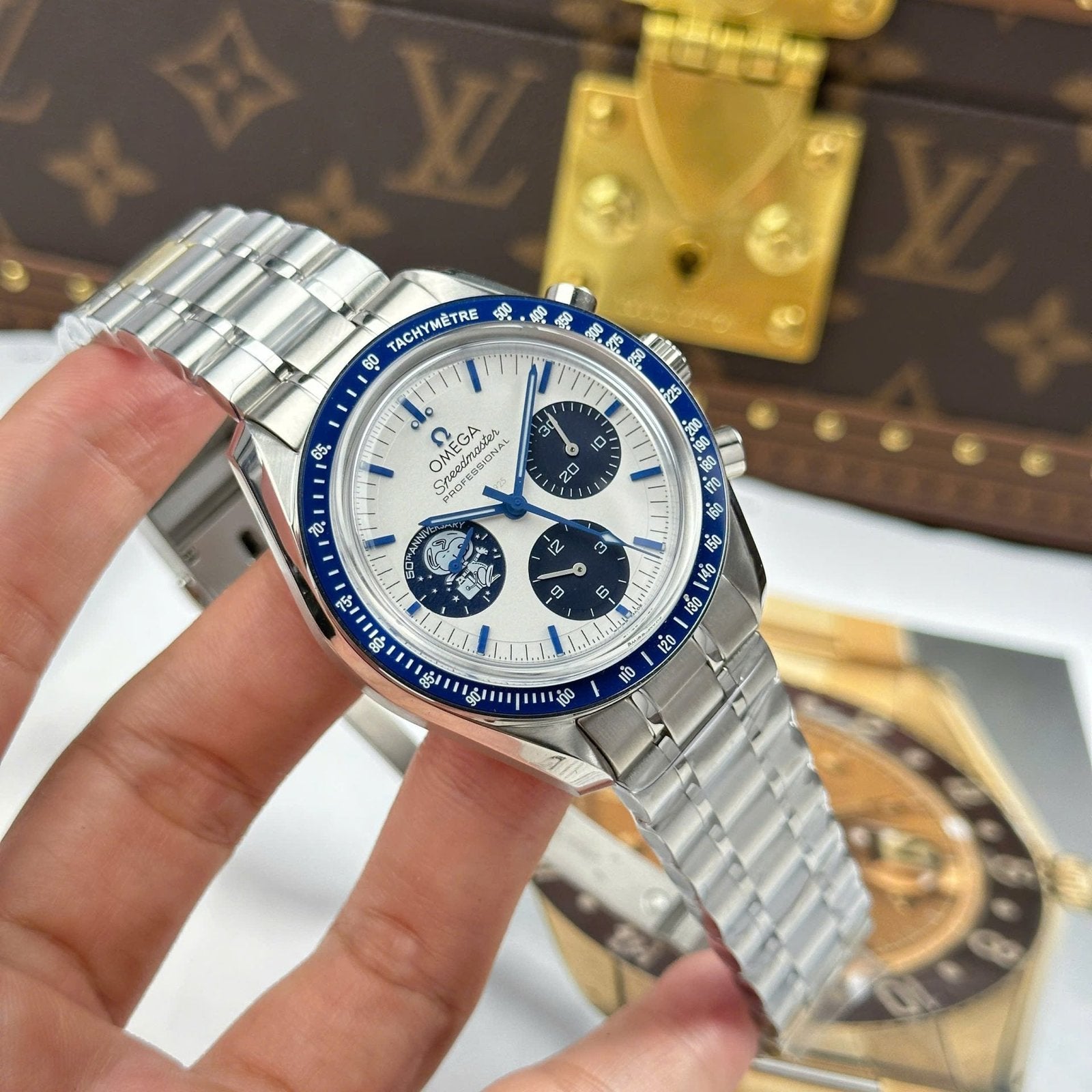 Omega Speedmaster Silver Snoopy 50th Anniversary Watch New 2025 42mm