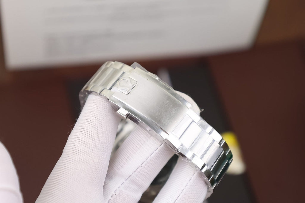 Omega Watch Speedmaster Snoopy Avard Chronograph 42mm