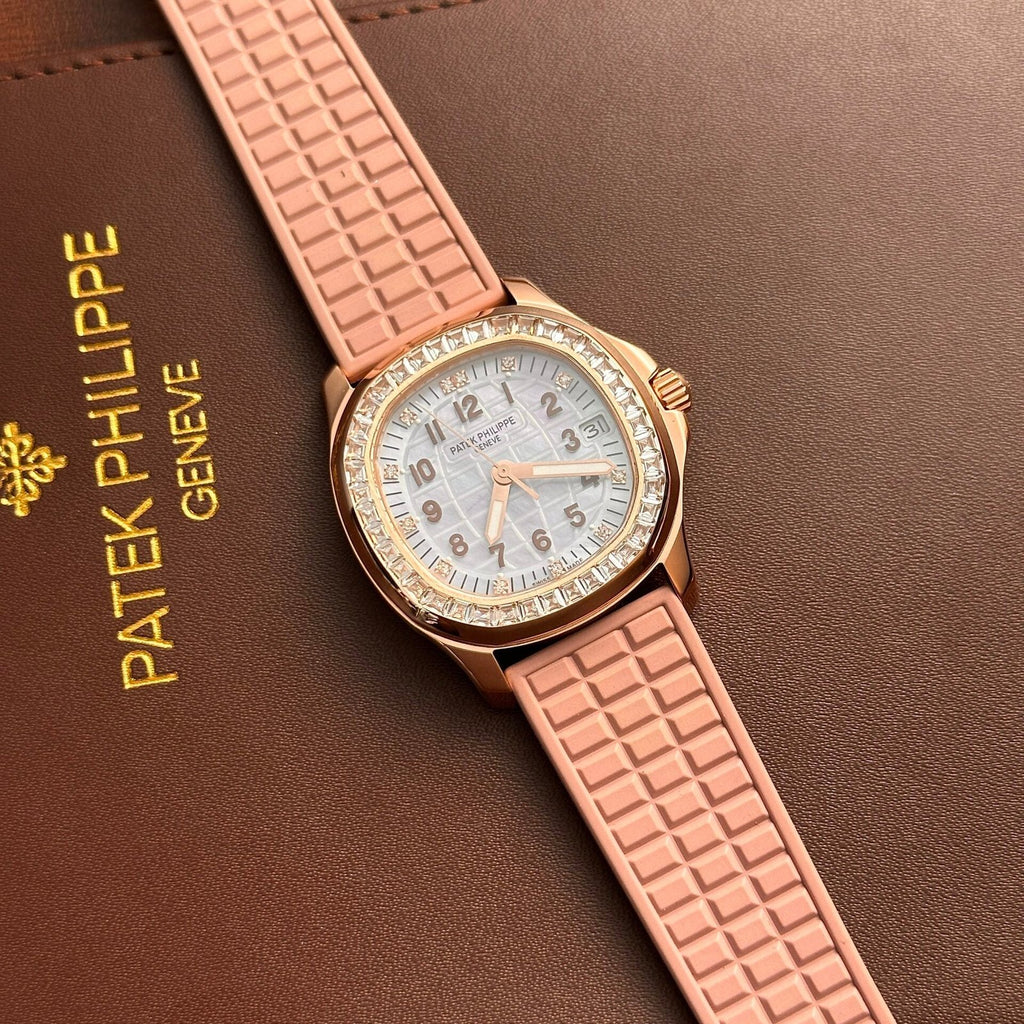 Patek Philippe Aquanaut 5072R Watch Pink Strap Mother-Of-Pearl Dial 35.6mm