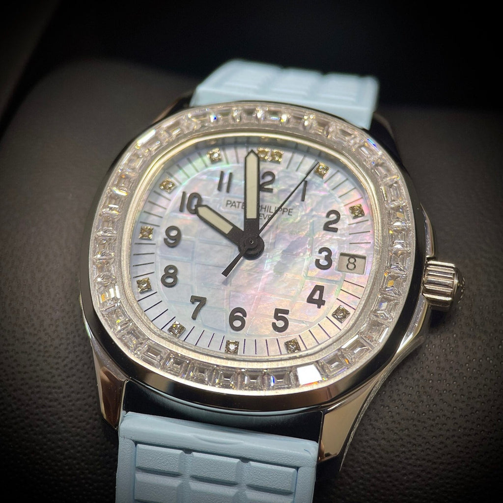 Patek Philippe Aquanaut 5072R Watch Blue Diamond 35.6mm