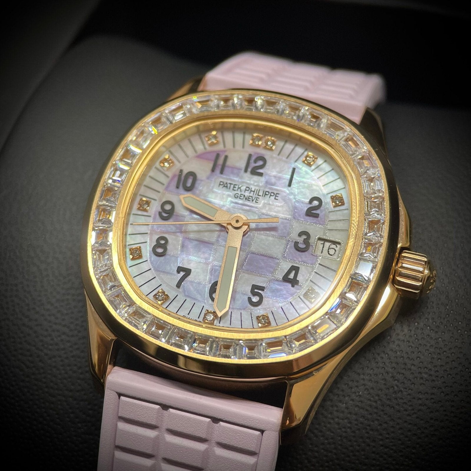 Patek Philippe Aquanaut 5072R Women’s Watch Pink 35.6mm
