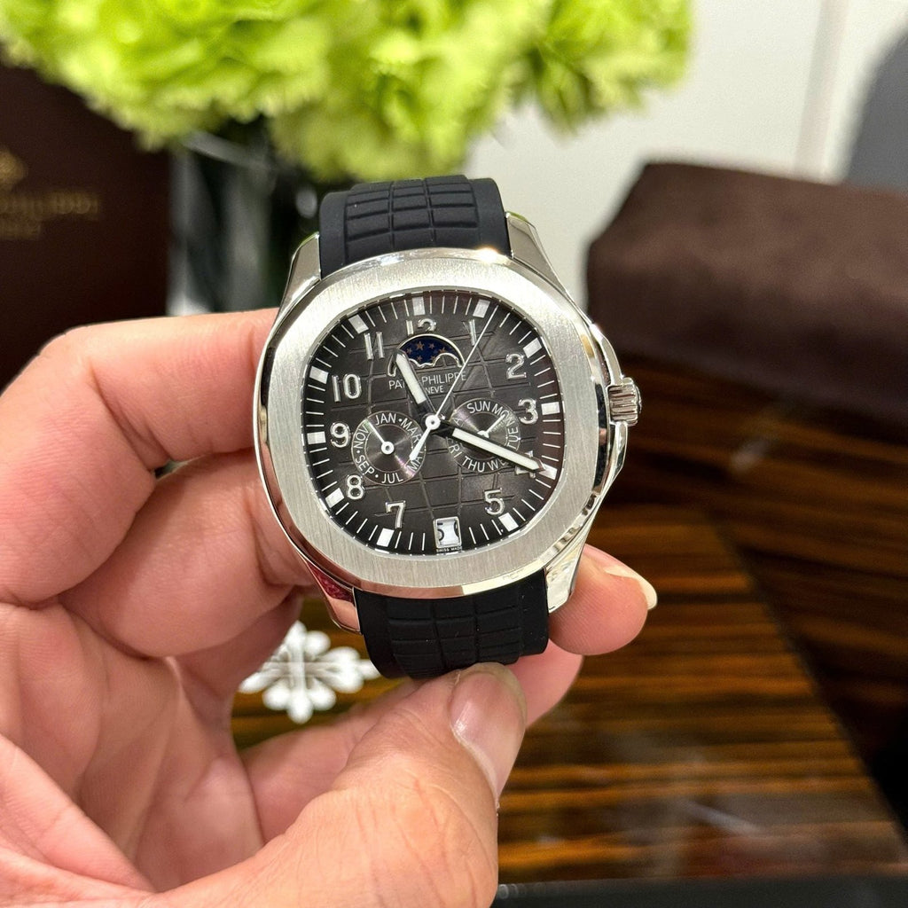 Patek Philippe Aquanaut 5261G Gray Dial Watch Automatic Movement 40mm